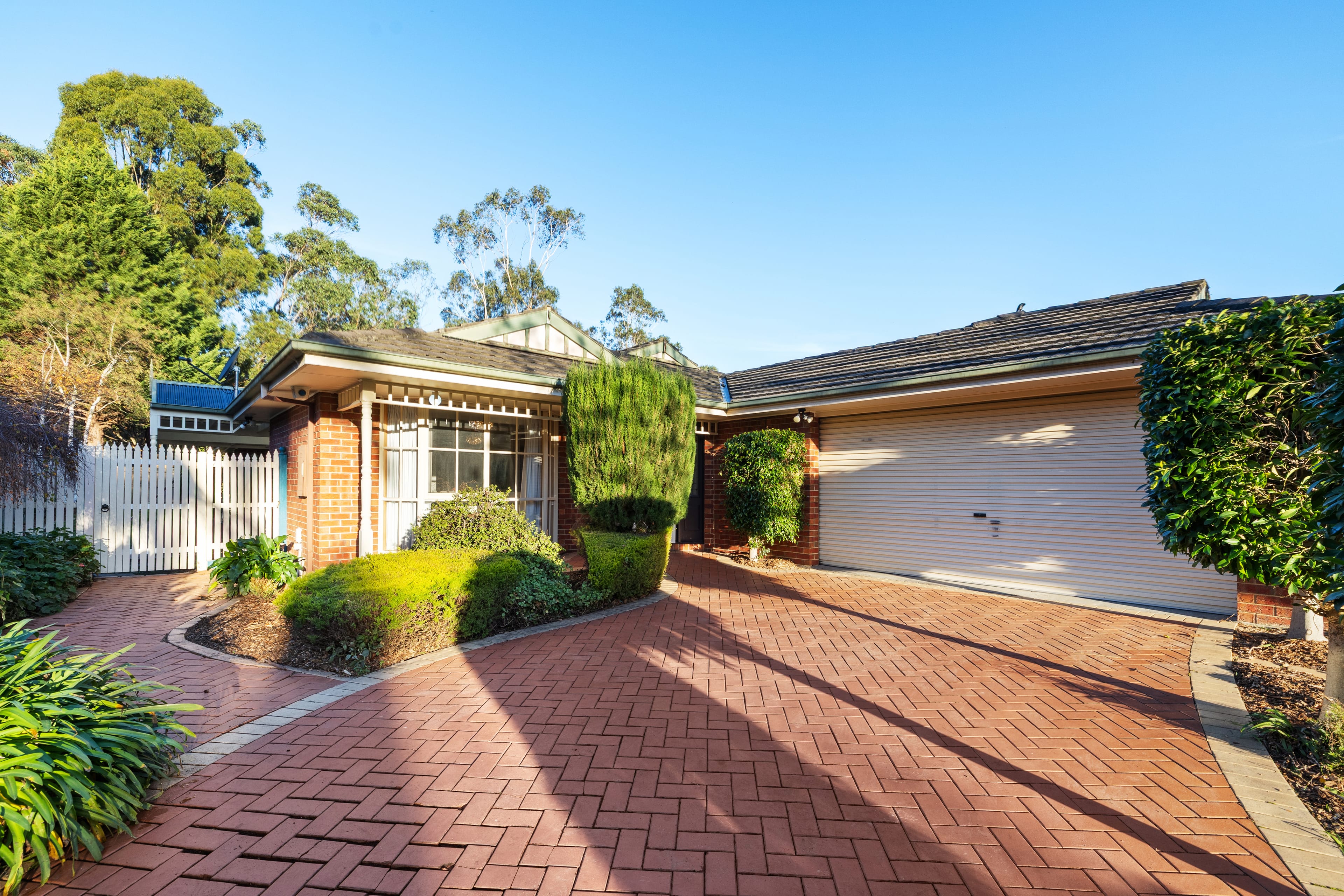 5 Jacobus Walk, Ferntree Gully — listing photograph 3