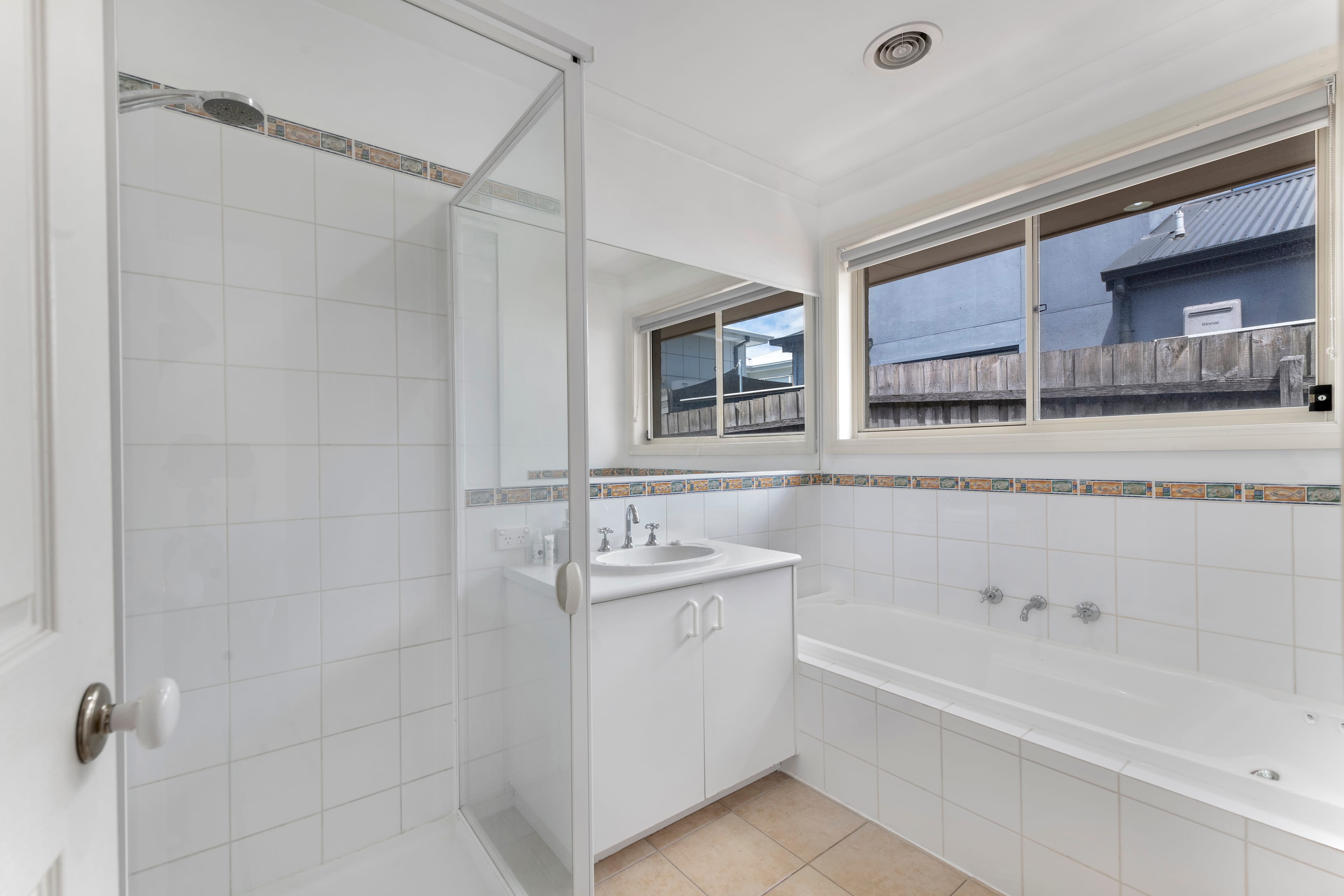 2/1846 Ferntree Gully Road, Ferntree Gully — listing photograph 10
