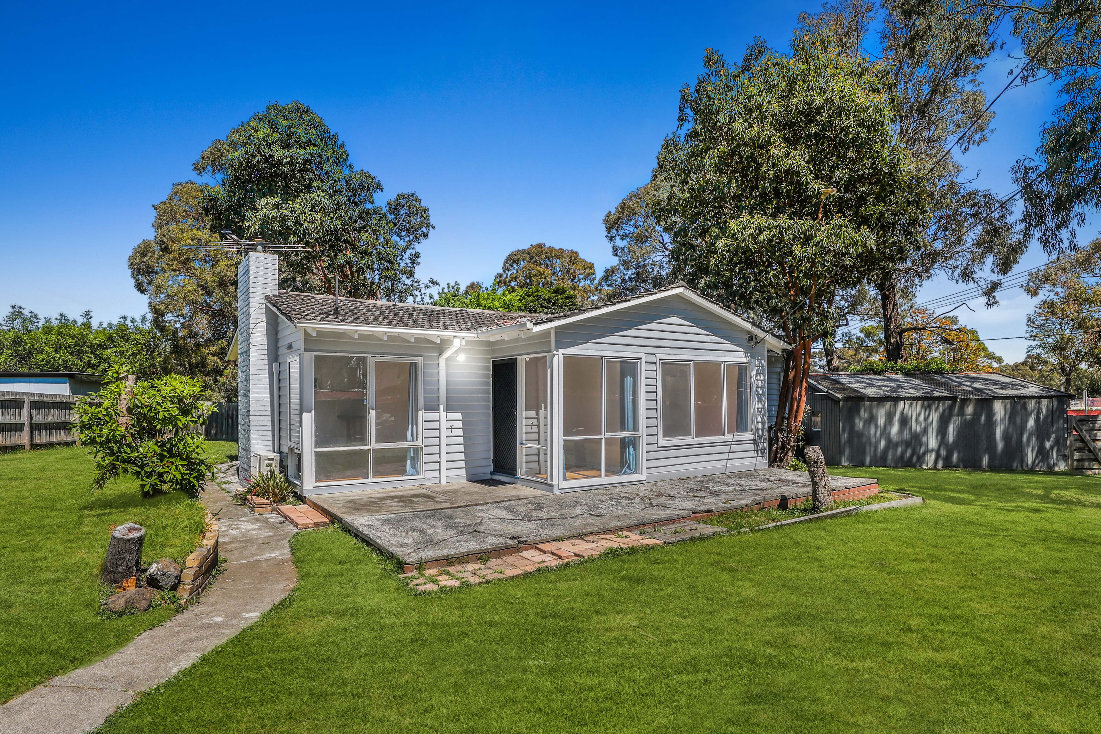 2 Loretto Avenue, Ferntree Gully — listing photograph 2
