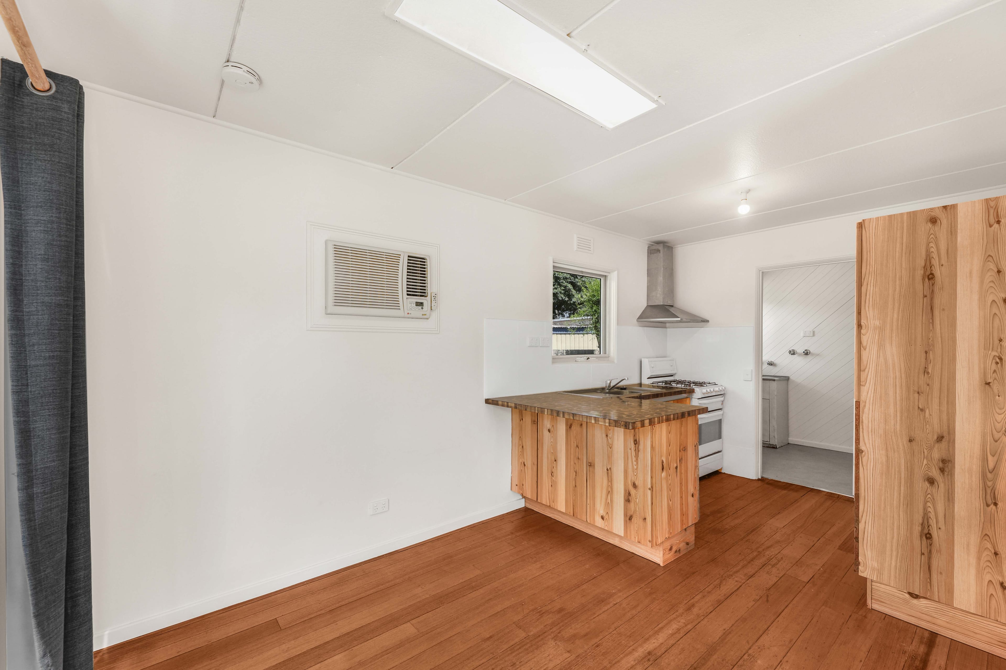 2 Loretto Avenue, Ferntree Gully — listing photograph 6