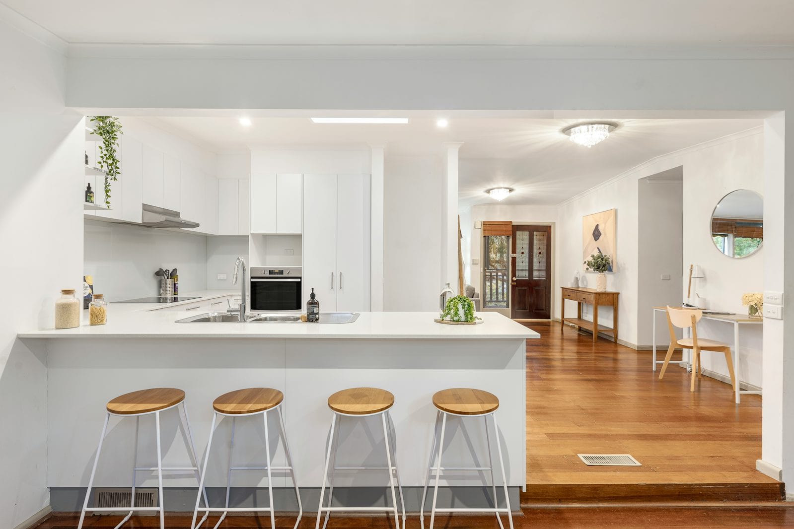 32 Alexandra Street, Upper Ferntree Gully — listing photograph 2