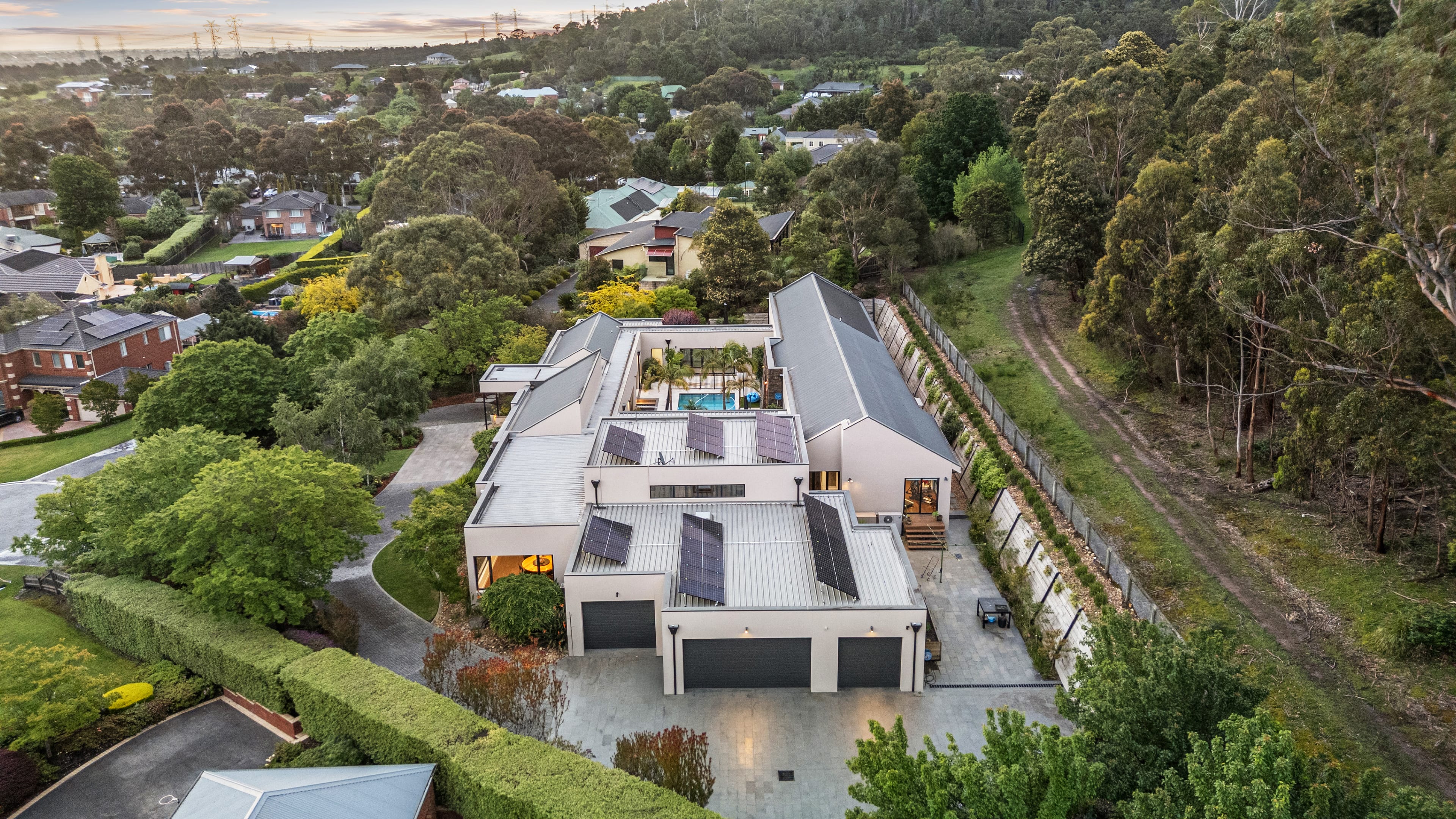 4 Meadowbank Close, Lysterfield South — listing photograph 35