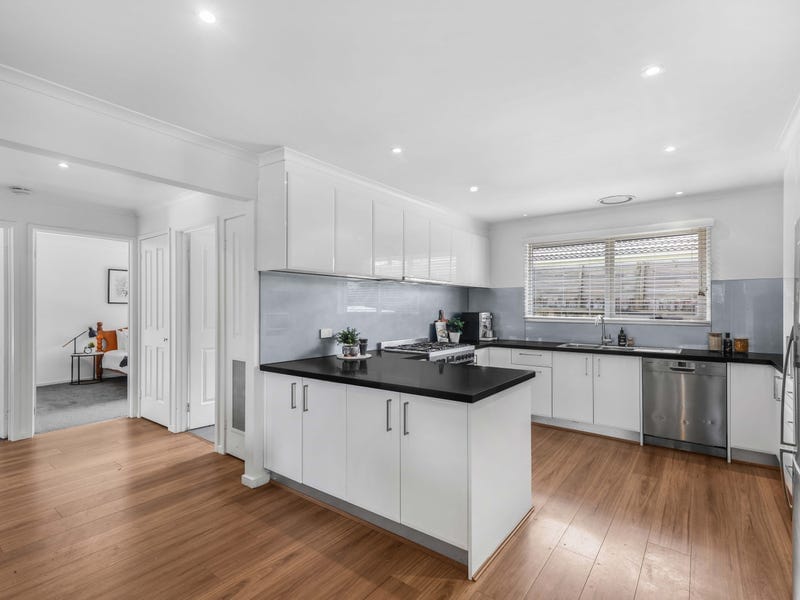8 Avonwood Close, Wantirna South — listing photograph 7
