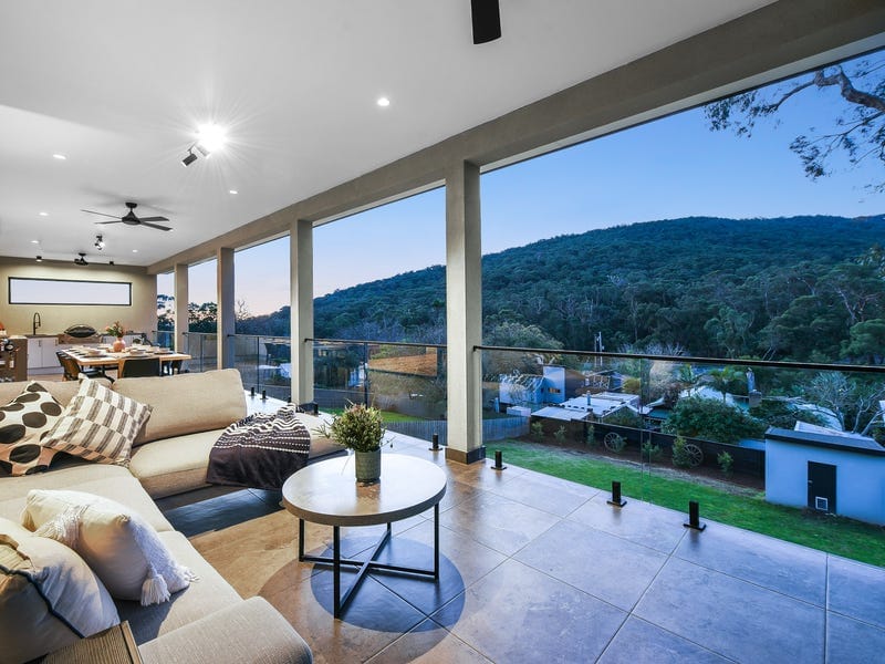 13 Ferny Creek Avenue, Upper Ferntree Gully — listing photograph 3