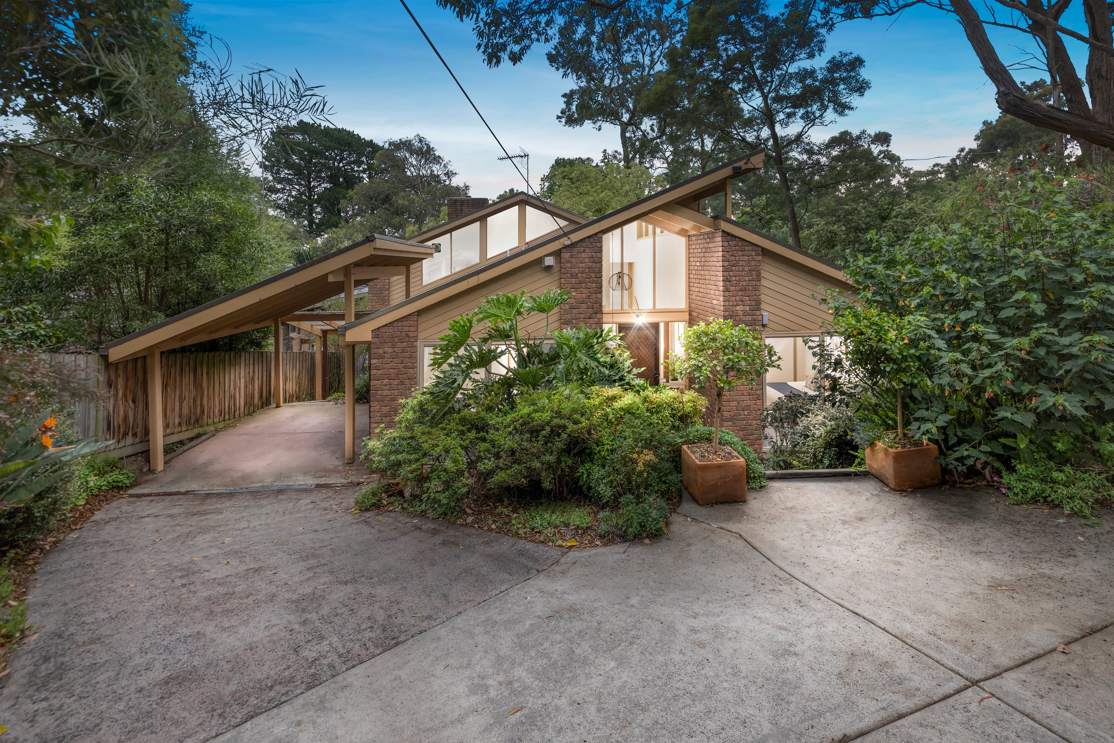 29 Anderson Street, Ferntree Gully — listing photograph 2