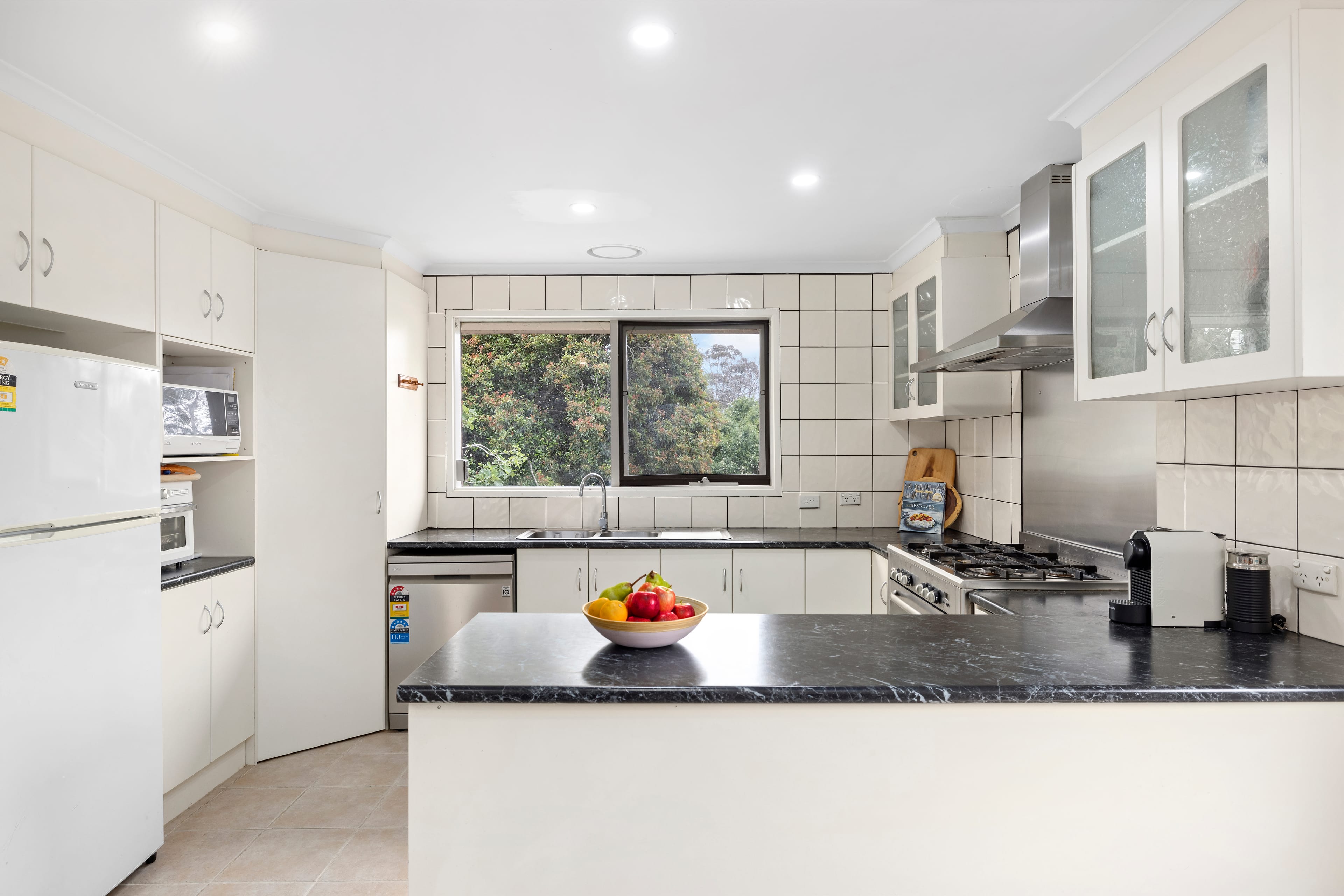 23 Garden Avenue, Boronia — listing photograph 3