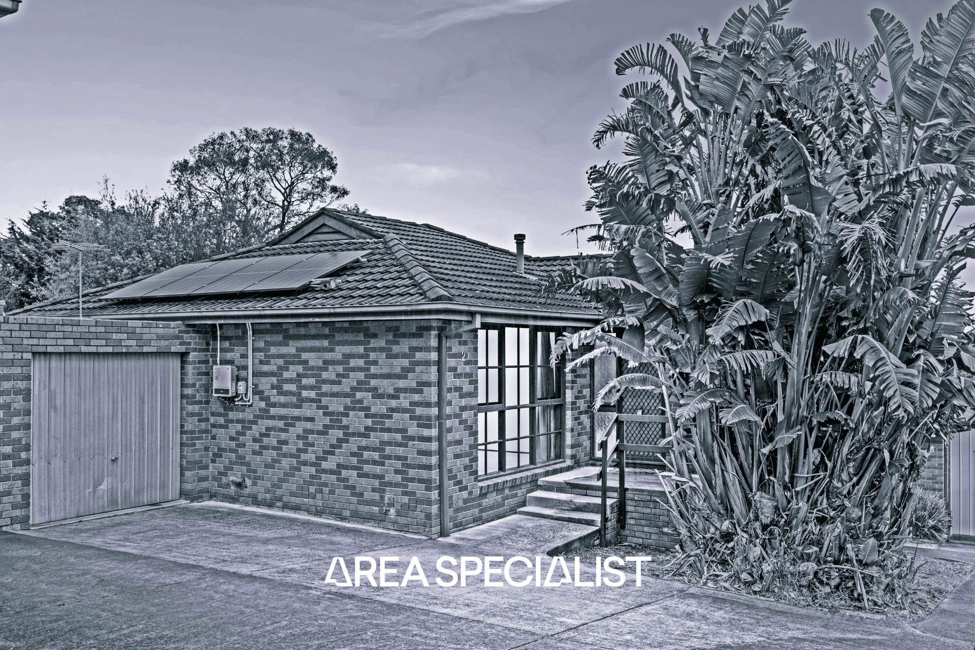 2/4 The Crescent, Ferntree Gully — listing photograph 1