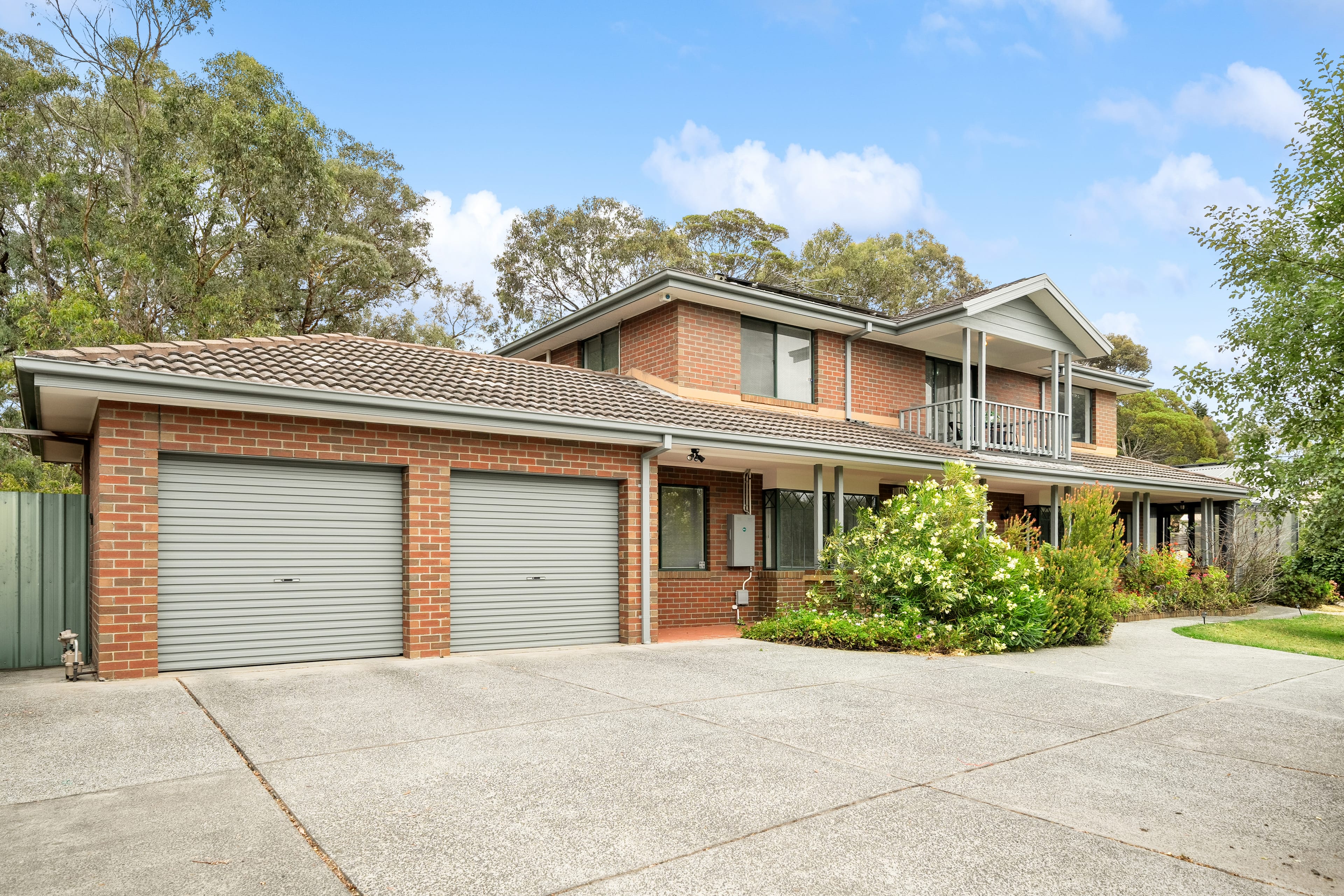 8 Cassinia Close, Knoxfield — listing photograph 3