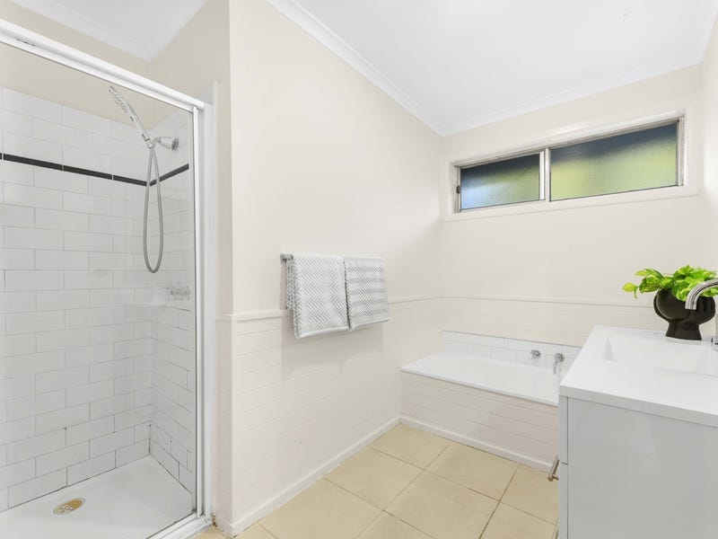 11 Dinsdale Road, Boronia — listing photograph 9