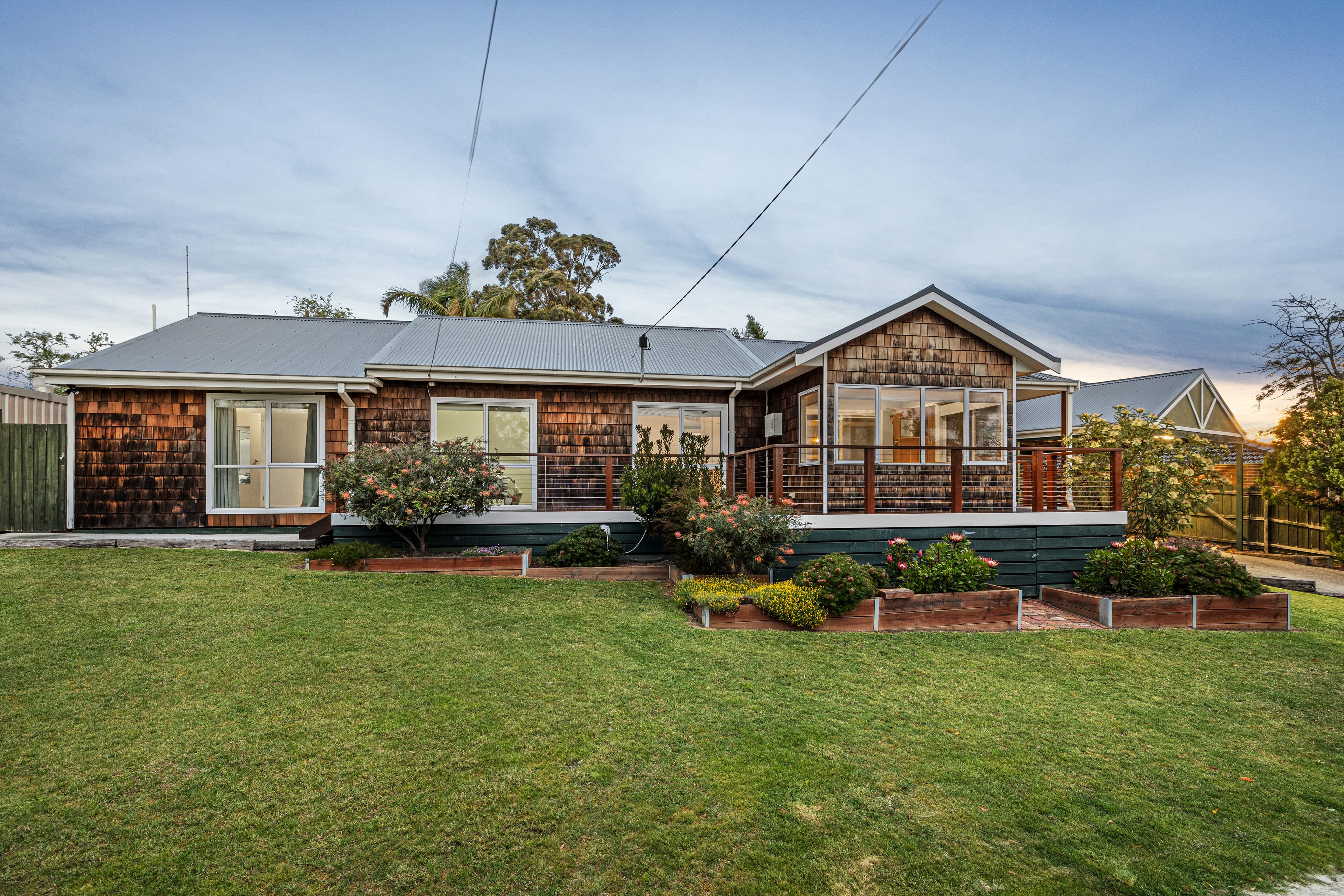 14 McIver Street, Ferntree Gully — listing photograph 2