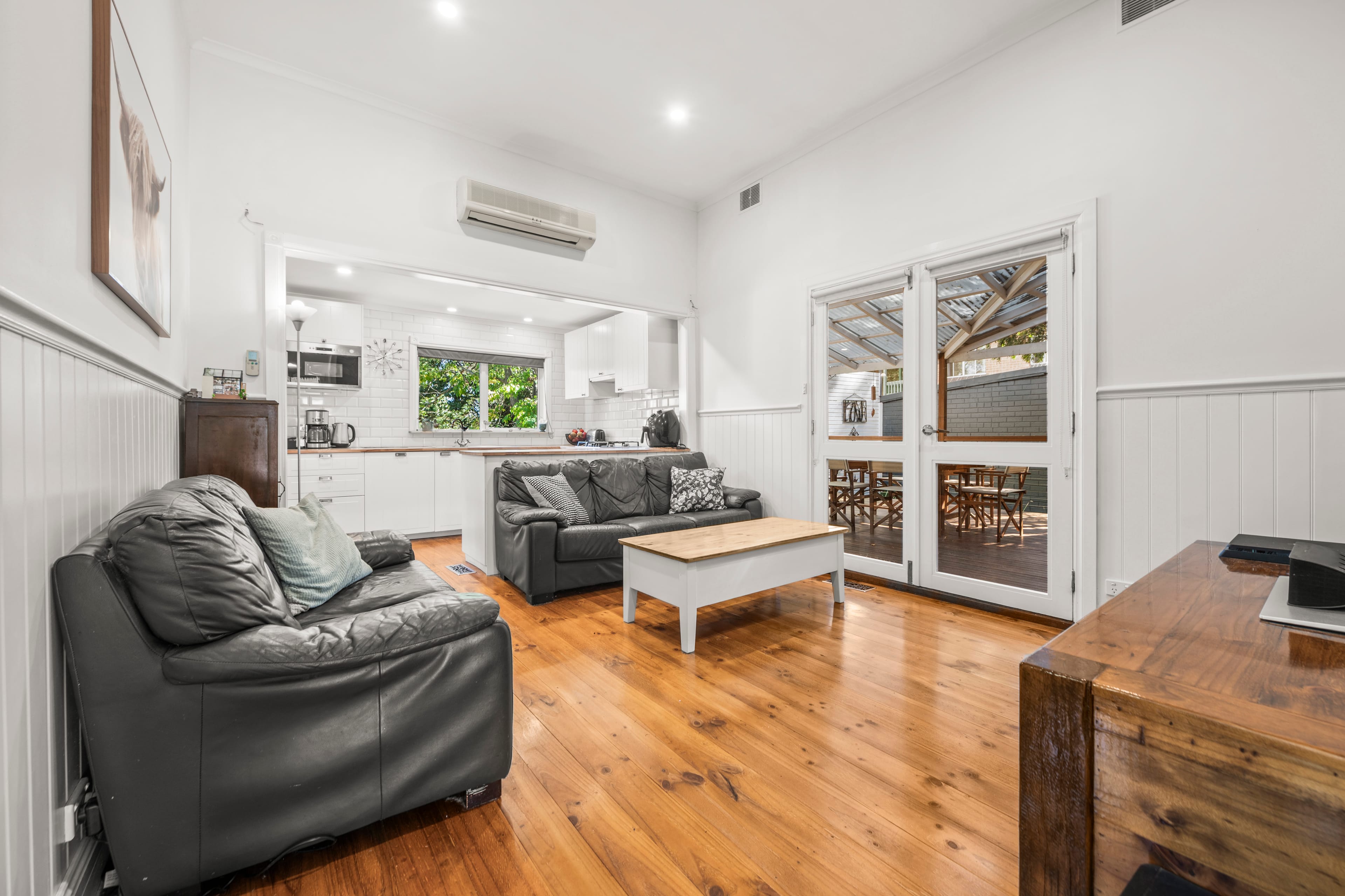 43 Joan Avenue, Ferntree Gully — listing photograph 3