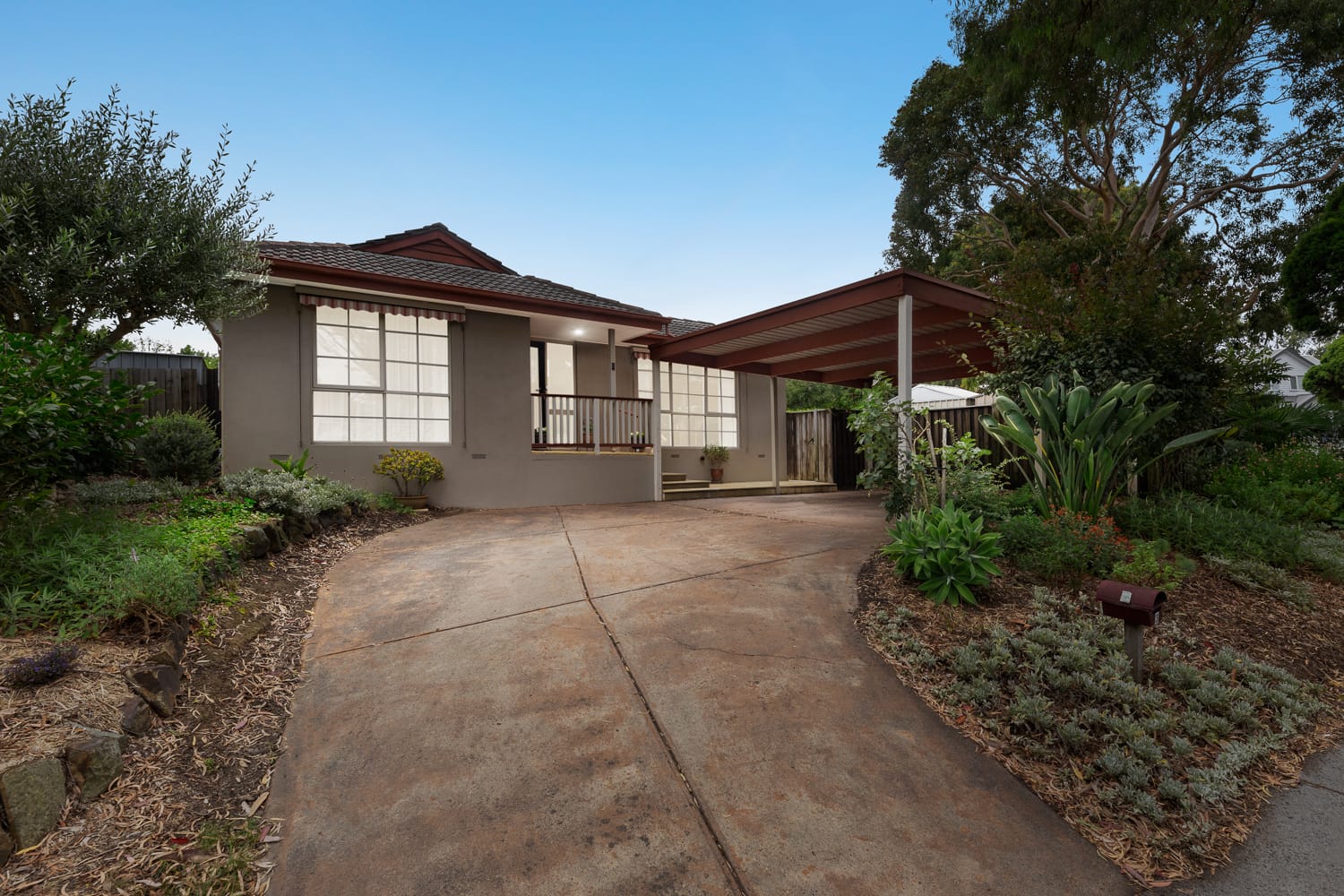 3 Solway Close, Ferntree Gully — listing photograph 2