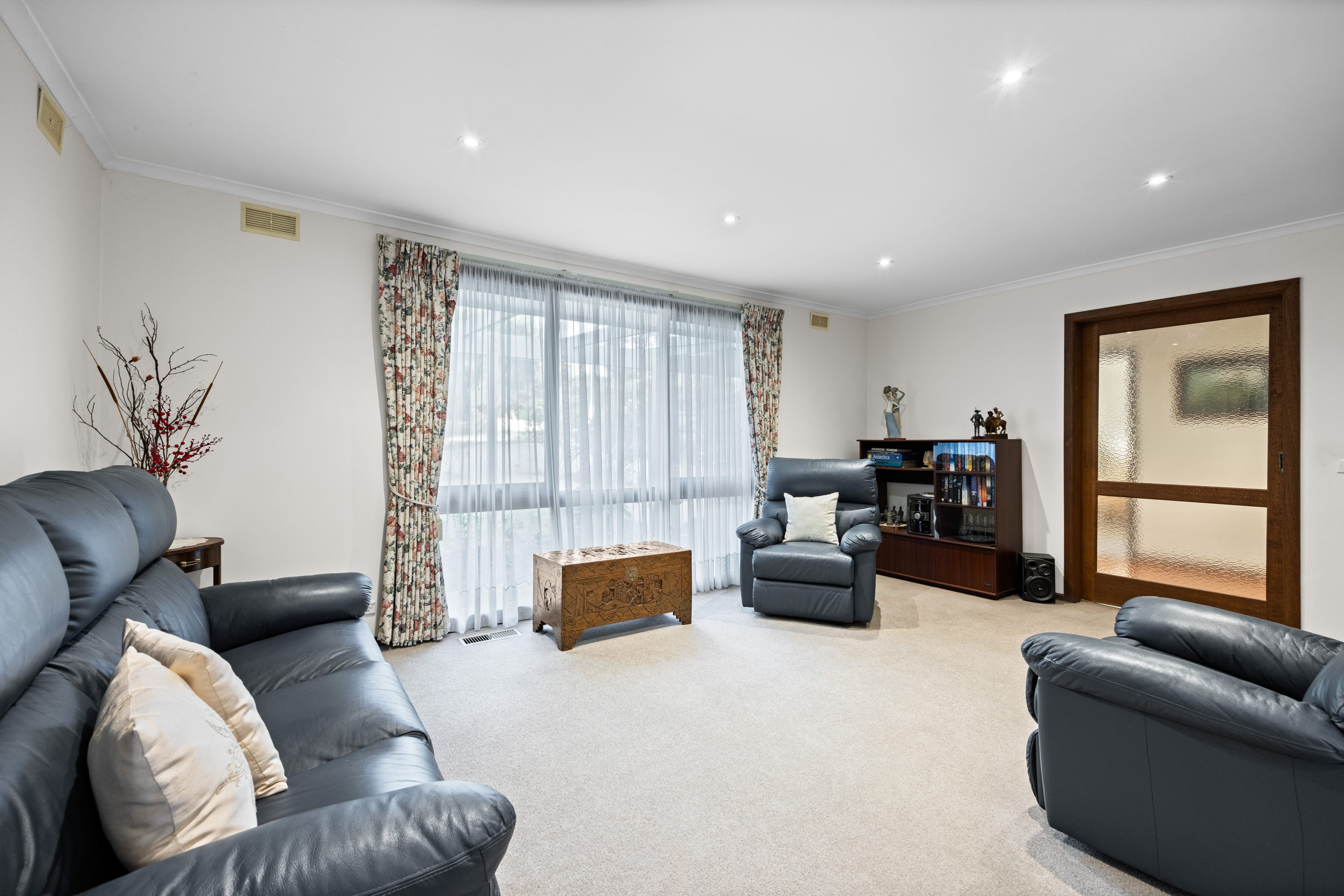 13 Catesby Court, Boronia — listing photograph 3