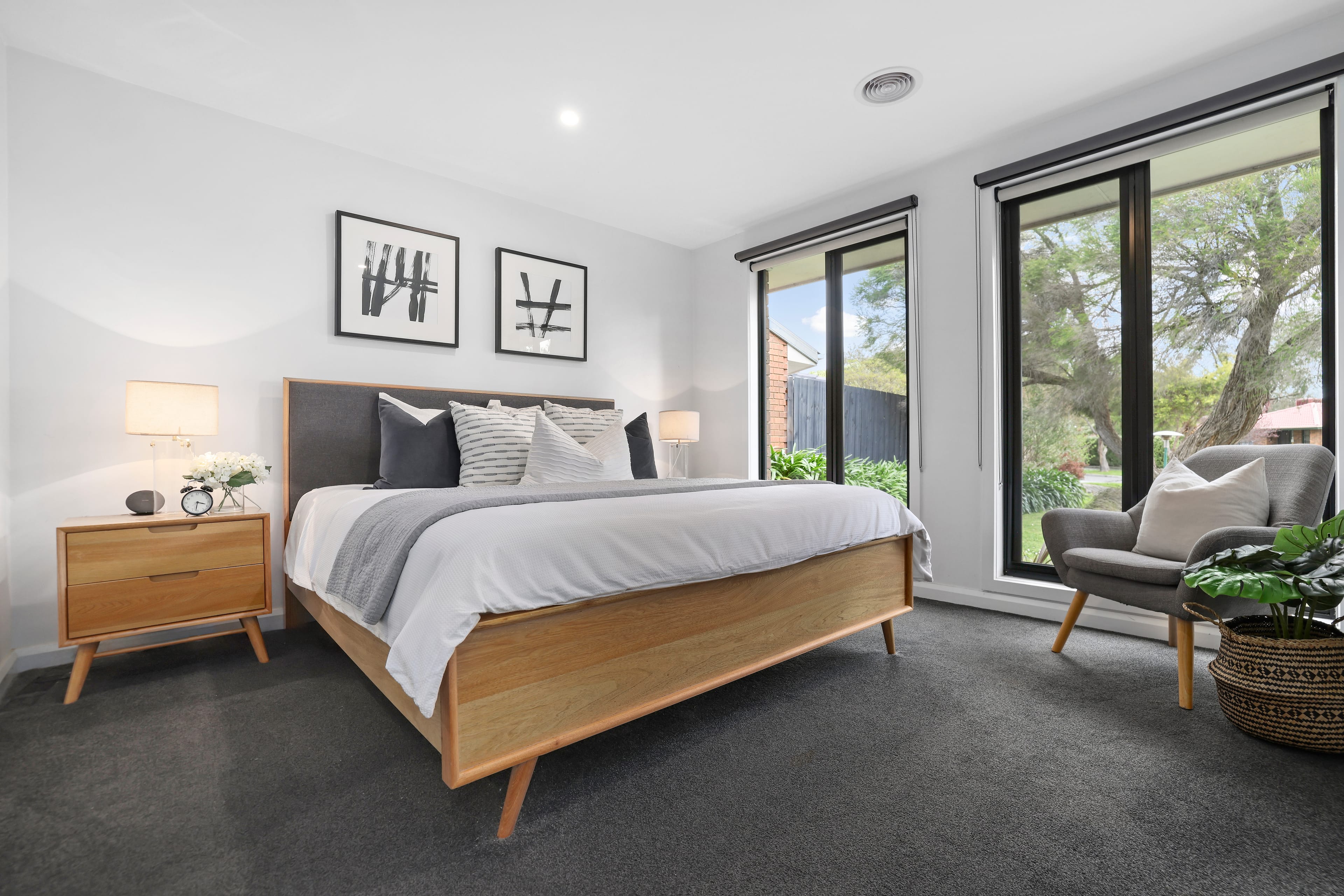 10 Homewood Close, Ferntree Gully — listing photograph 3