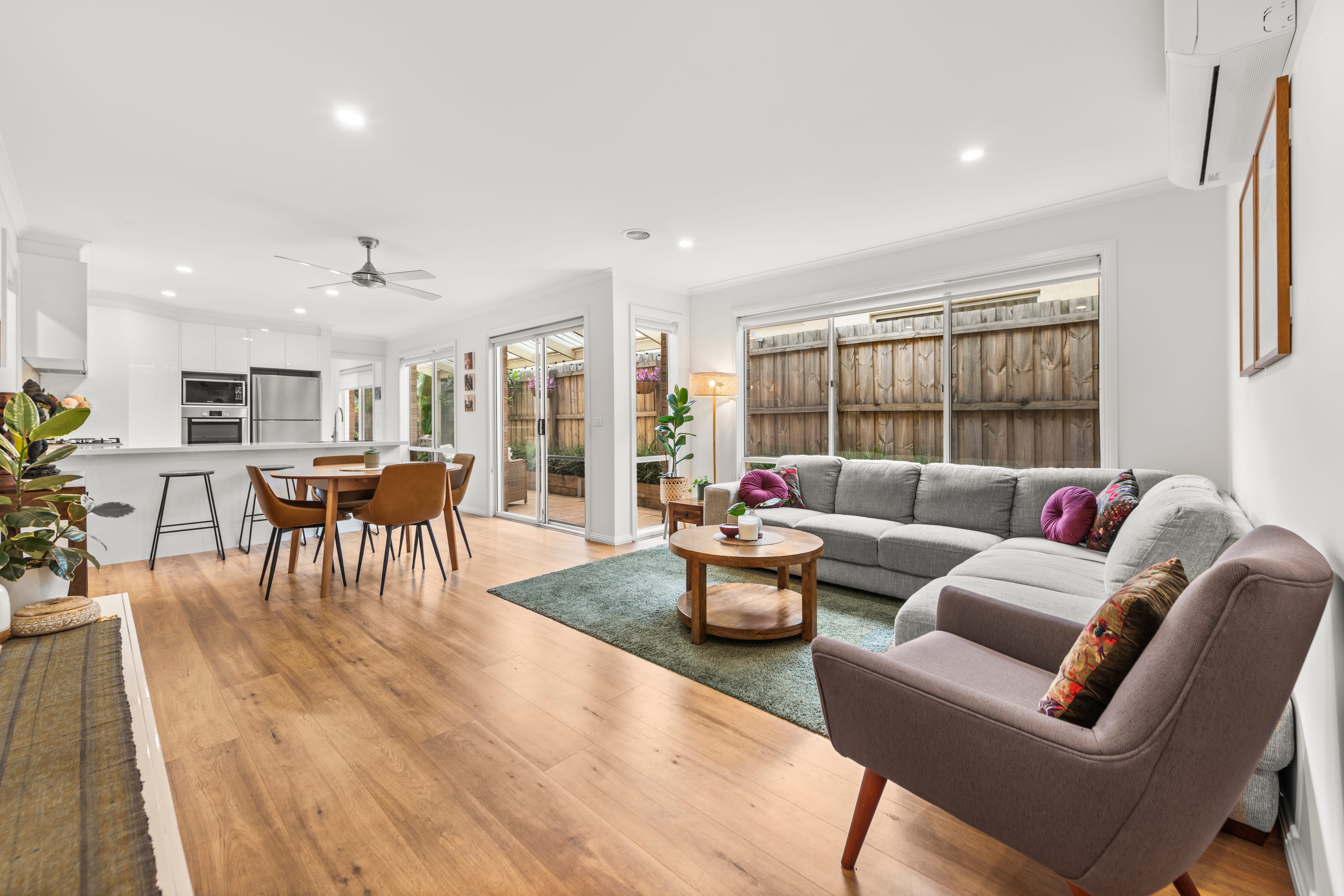 38 Forest Oak Drive, Upper Ferntree Gully — listing photograph 3
