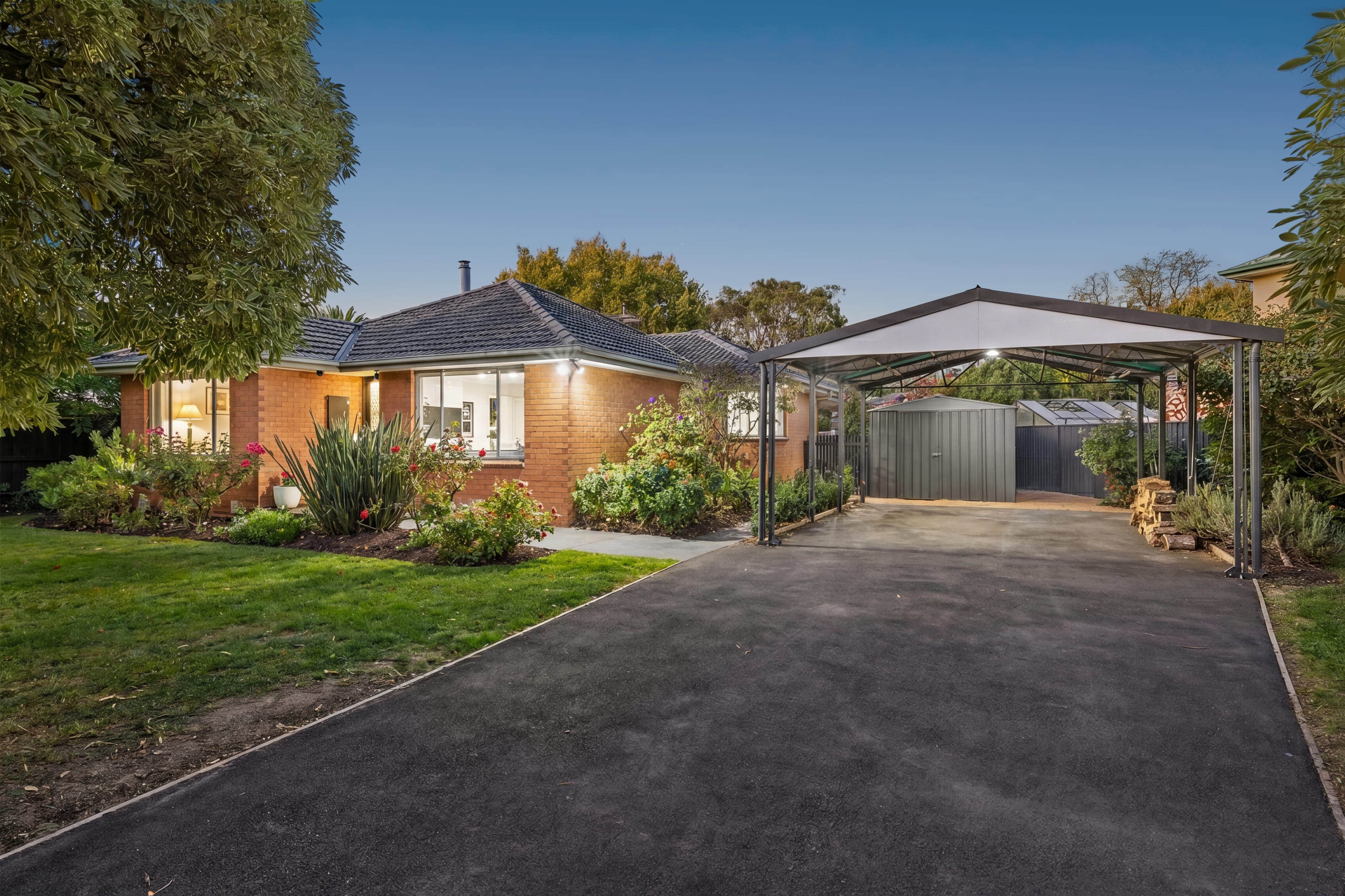 6 Beilby Close, Upper Ferntree Gully — listing photograph 3