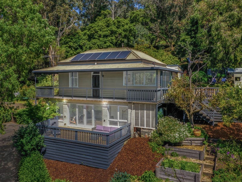 15 Ferndale Road, Upper Ferntree Gully — listing photograph 2