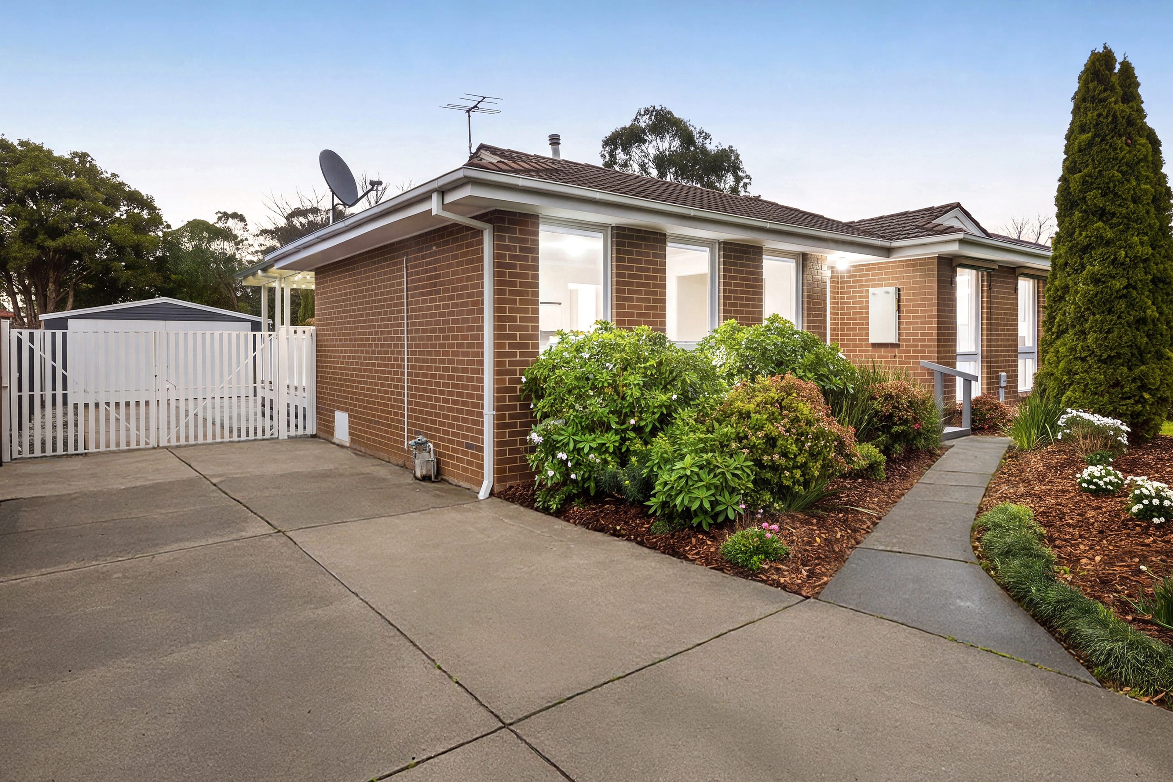 2 Apsley Court, Ferntree Gully — listing photograph 3