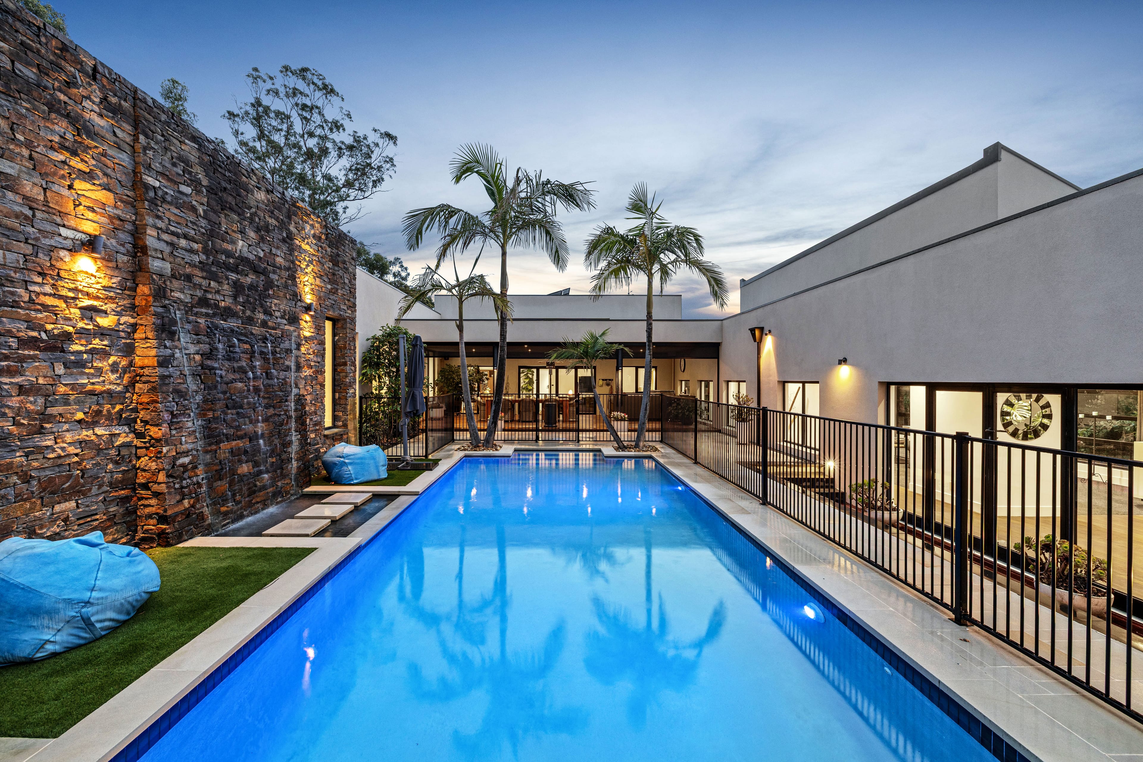 4 Meadowbank Close, Lysterfield South — listing photograph 28