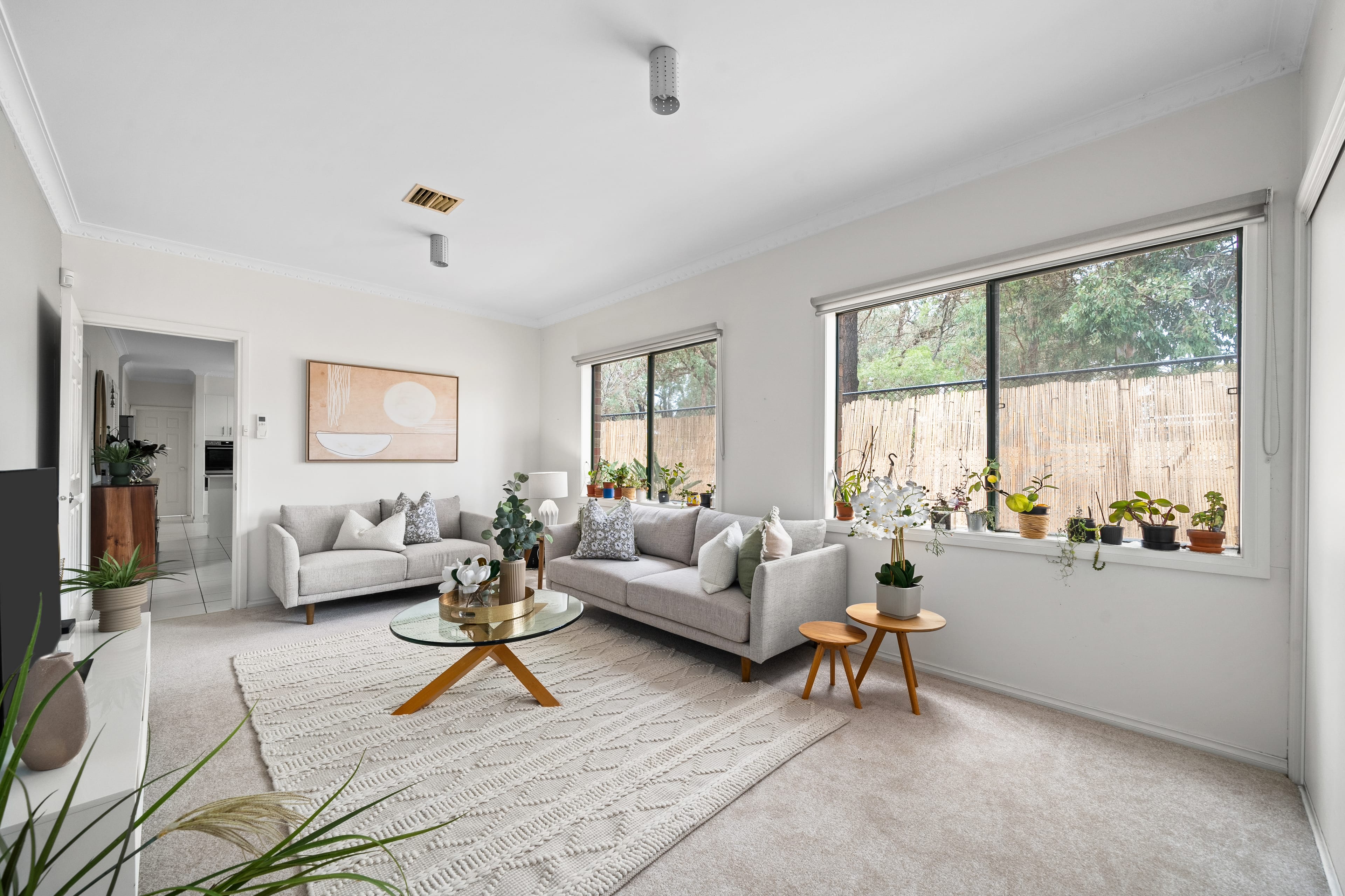 8 Cassinia Close, Knoxfield — listing photograph 4