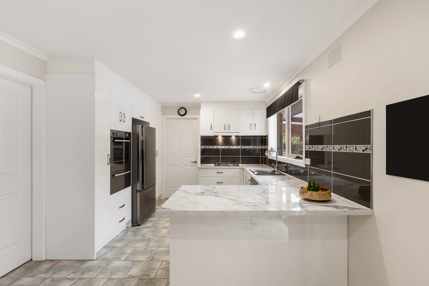 3 Solway Close, Ferntree Gully — listing photograph 7