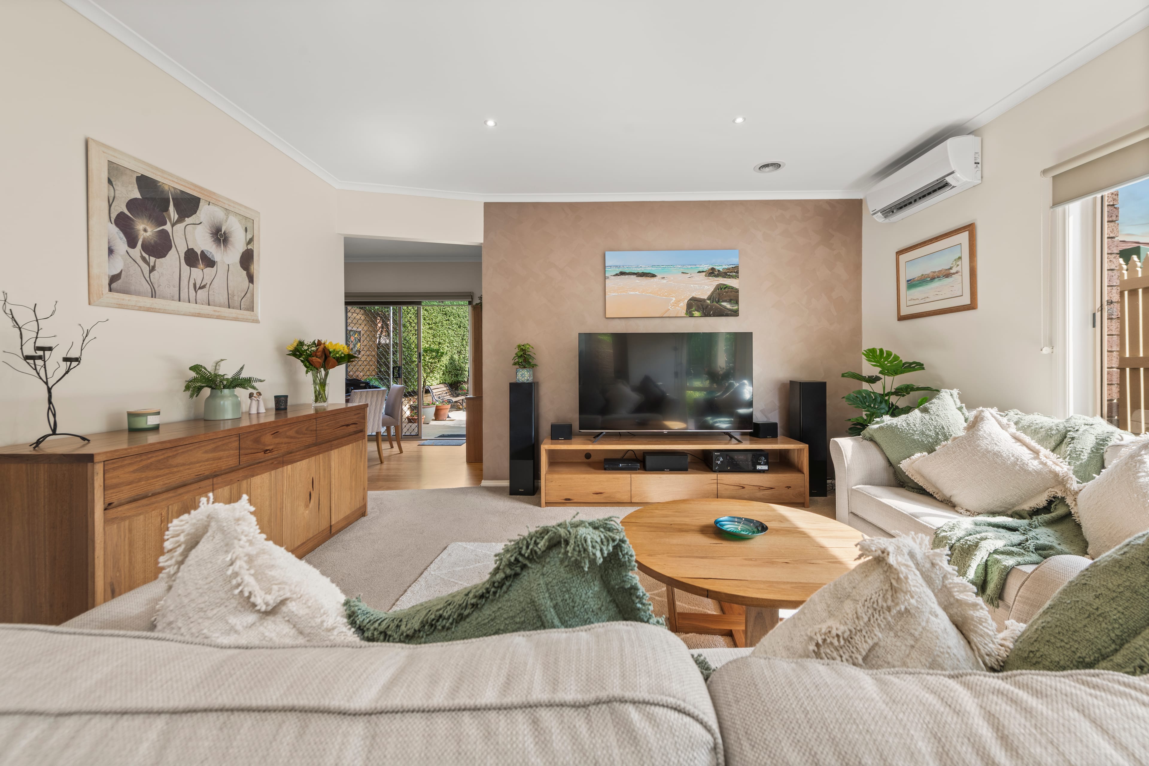 4 Houghton Drive, Ferntree Gully — listing photograph 3
