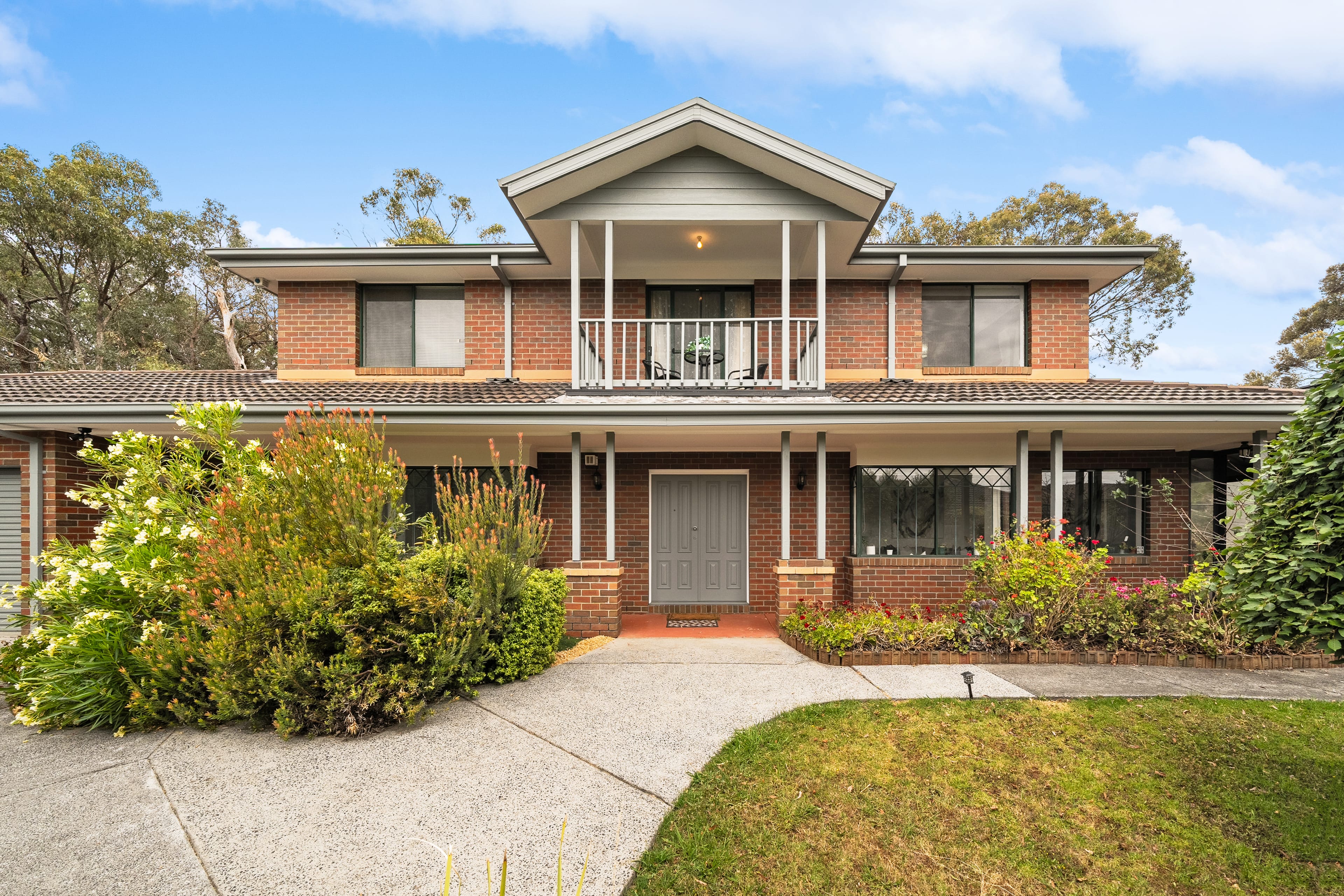 8 Cassinia Close, Knoxfield — listing photograph 2