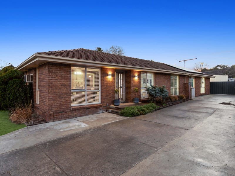 44 Kingston Street, Ferntree Gully — listing photograph 2