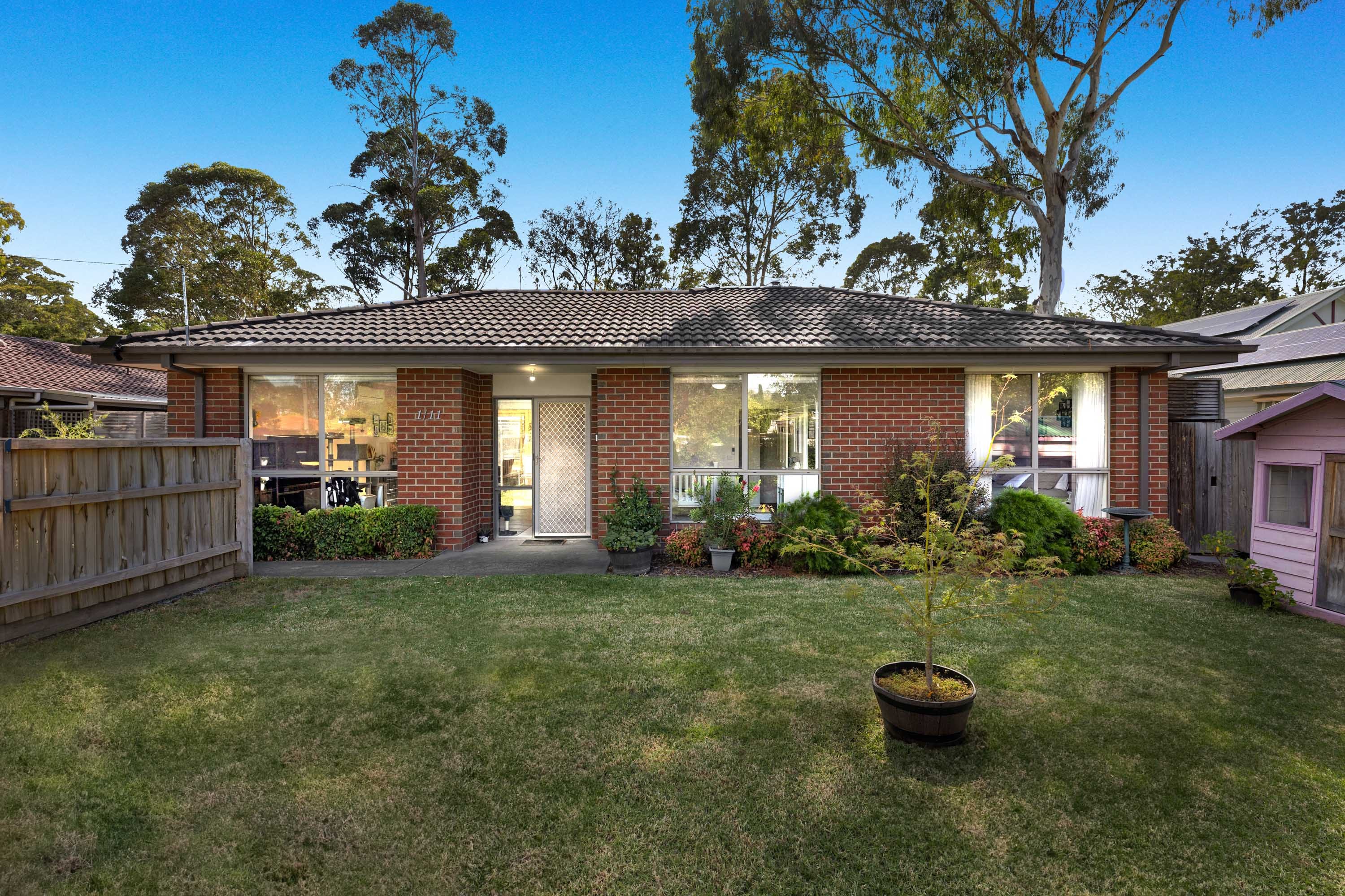 1/11 Glenfern Road, Ferntree Gully — listing photograph 2