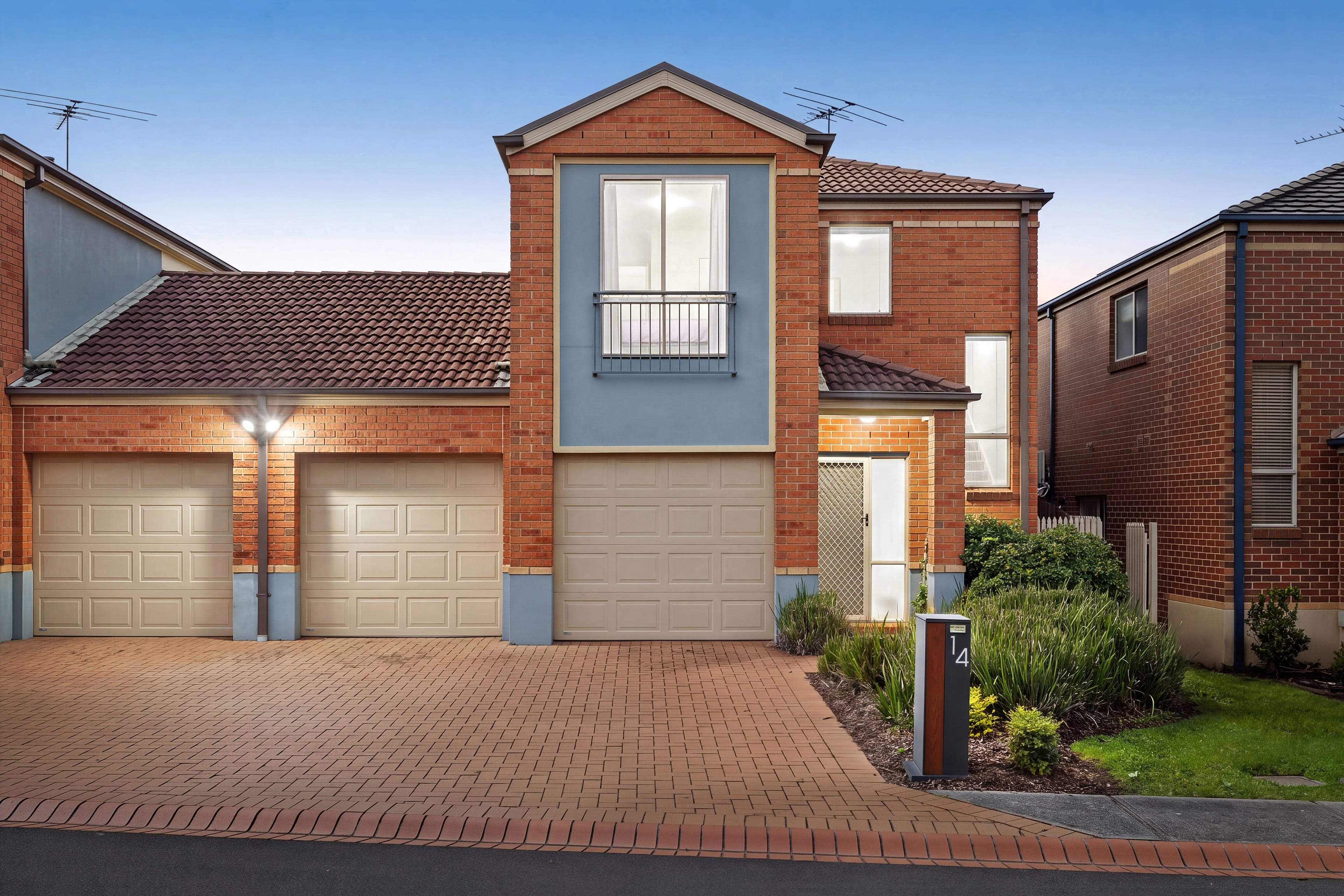 14 Watling Grove, Ferntree Gully — listing photograph 2