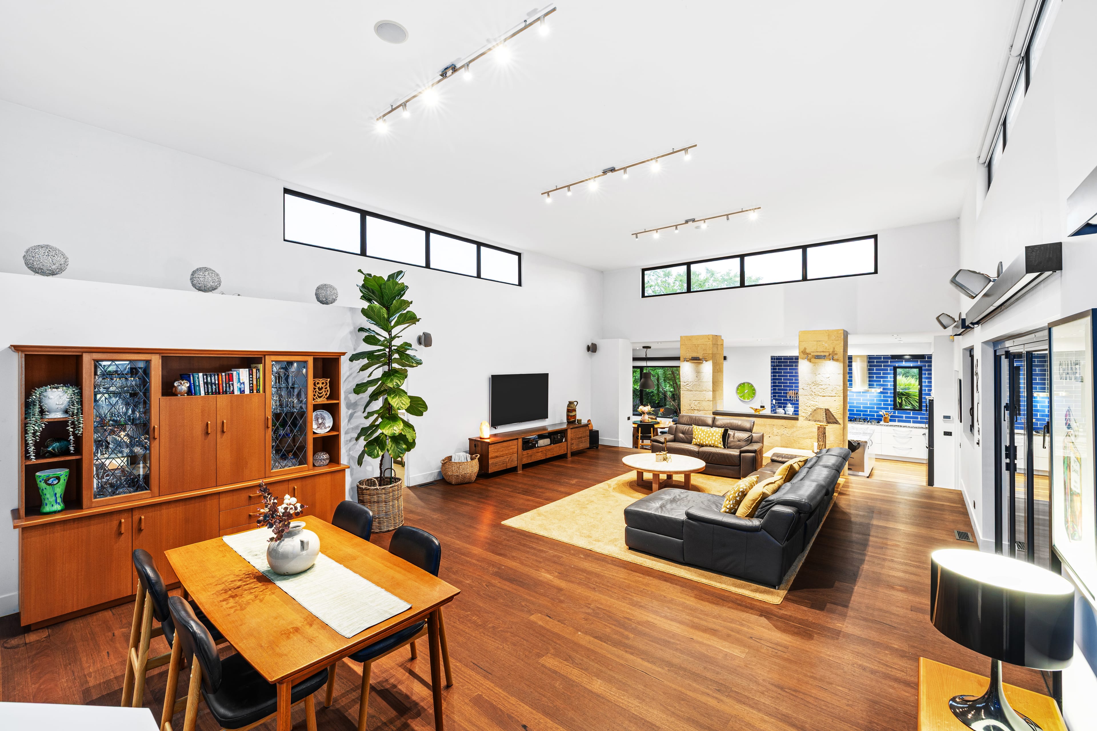4 Meadowbank Close, Lysterfield South — listing photograph 12