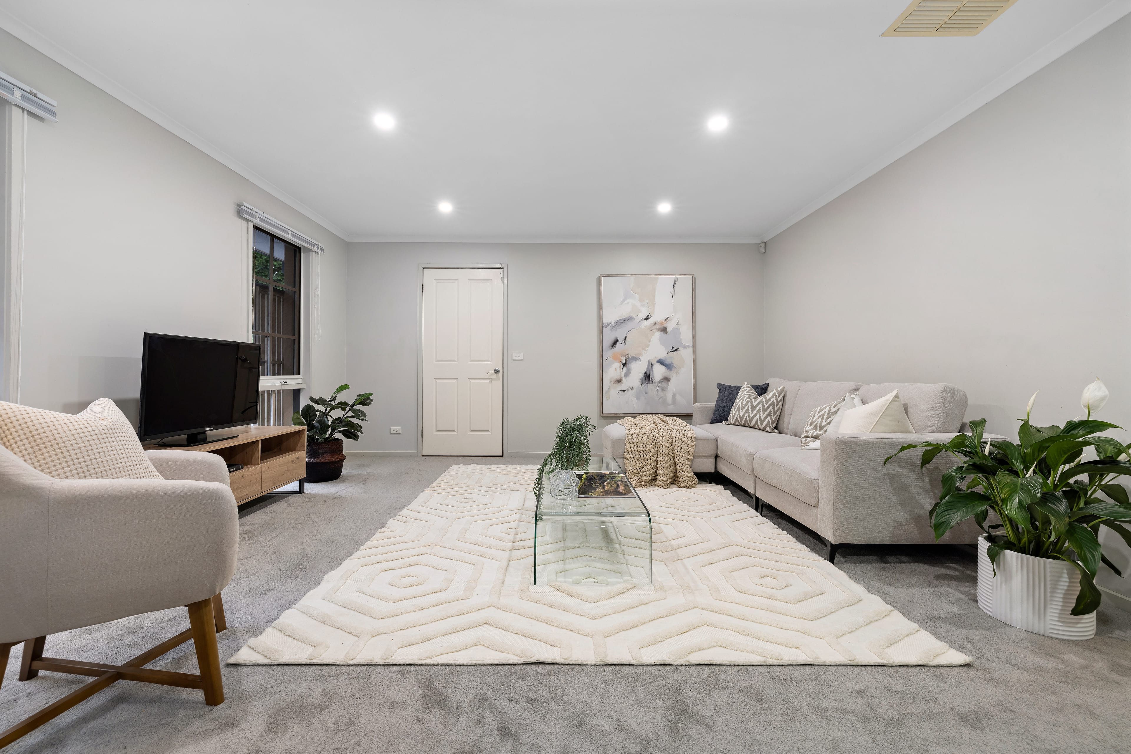 19 Bates Avenue, Upper Ferntree Gully — listing photograph 8