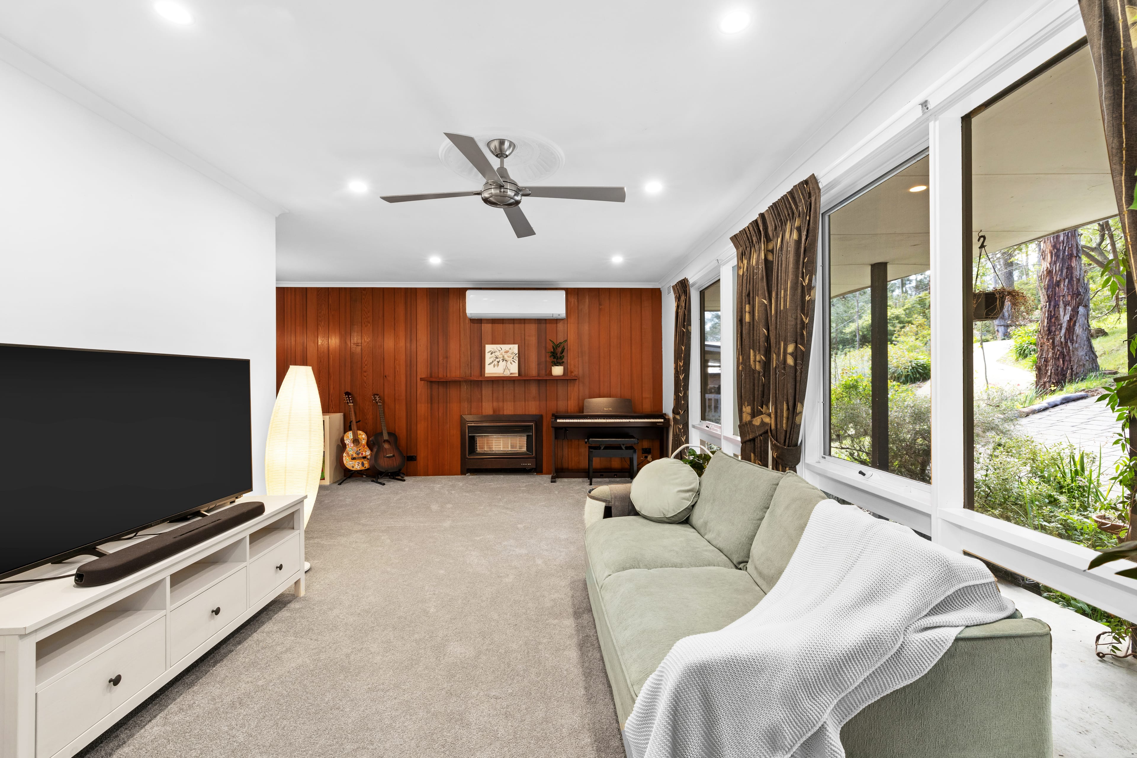 36 Royal Street, Upwey — listing photograph 3