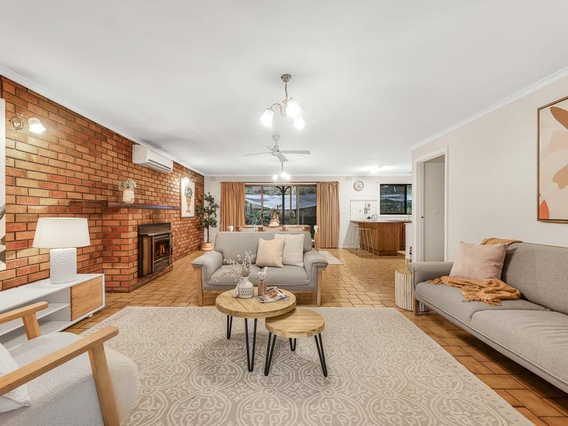 21 Simpsons Road, The Basin — listing photograph 3