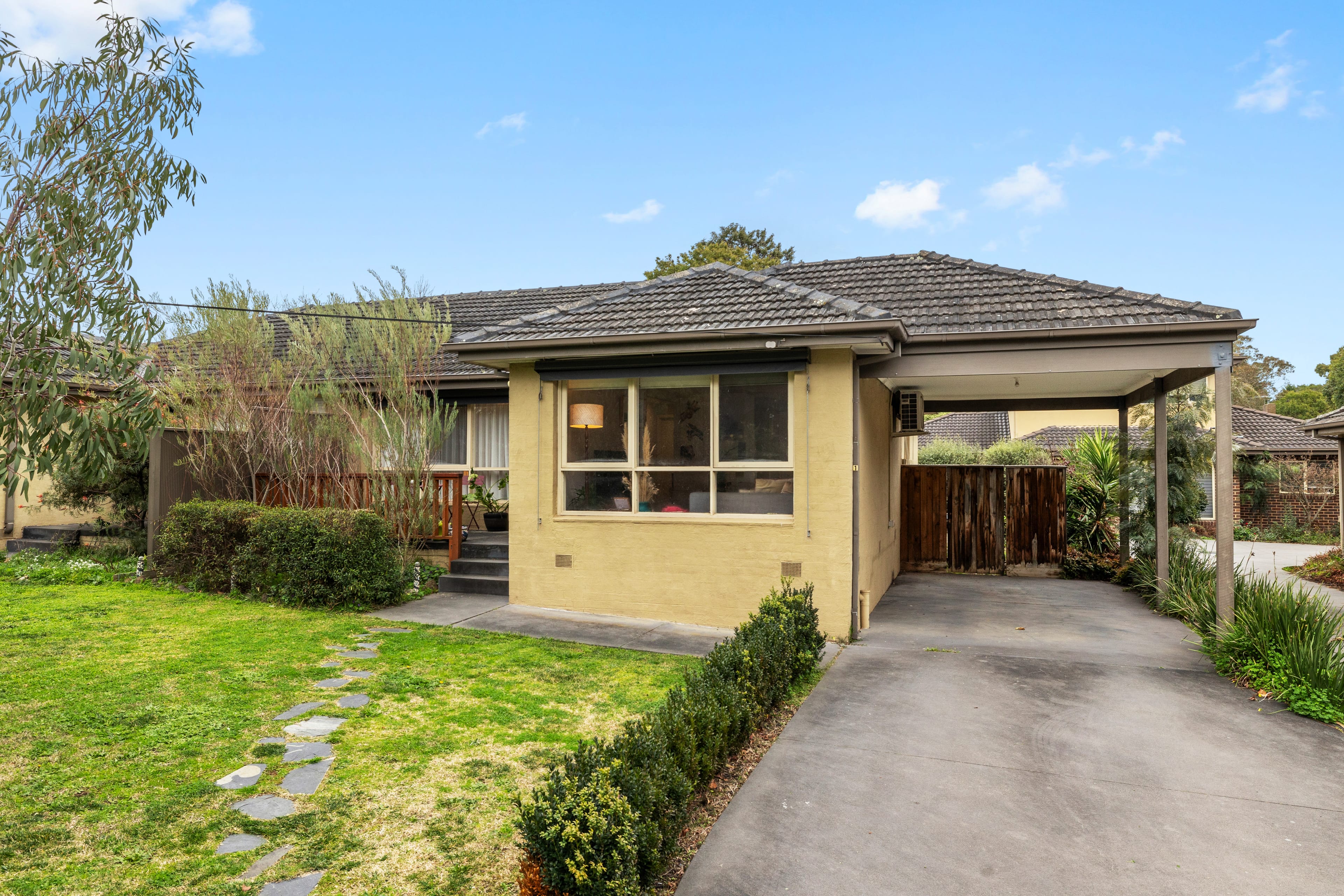 1/8-10 Kumala Road, Bayswater — listing photograph 2