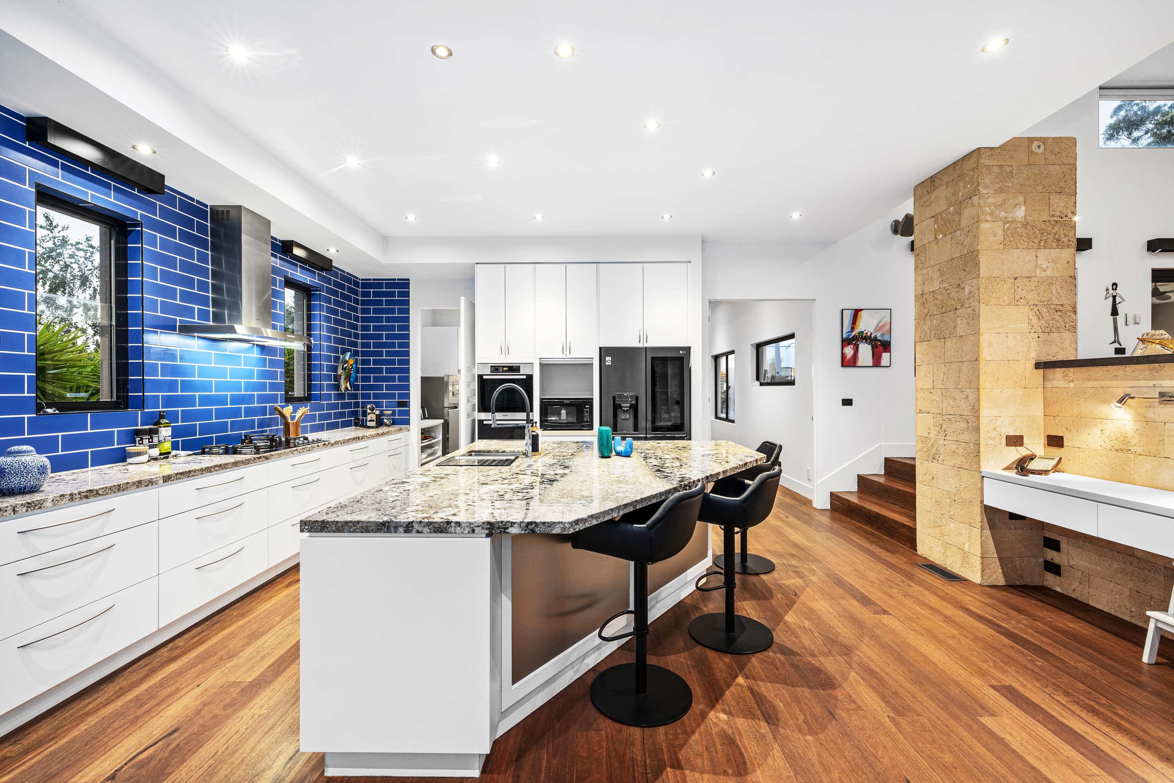 4 Meadowbank Close, Lysterfield South — listing photograph 7