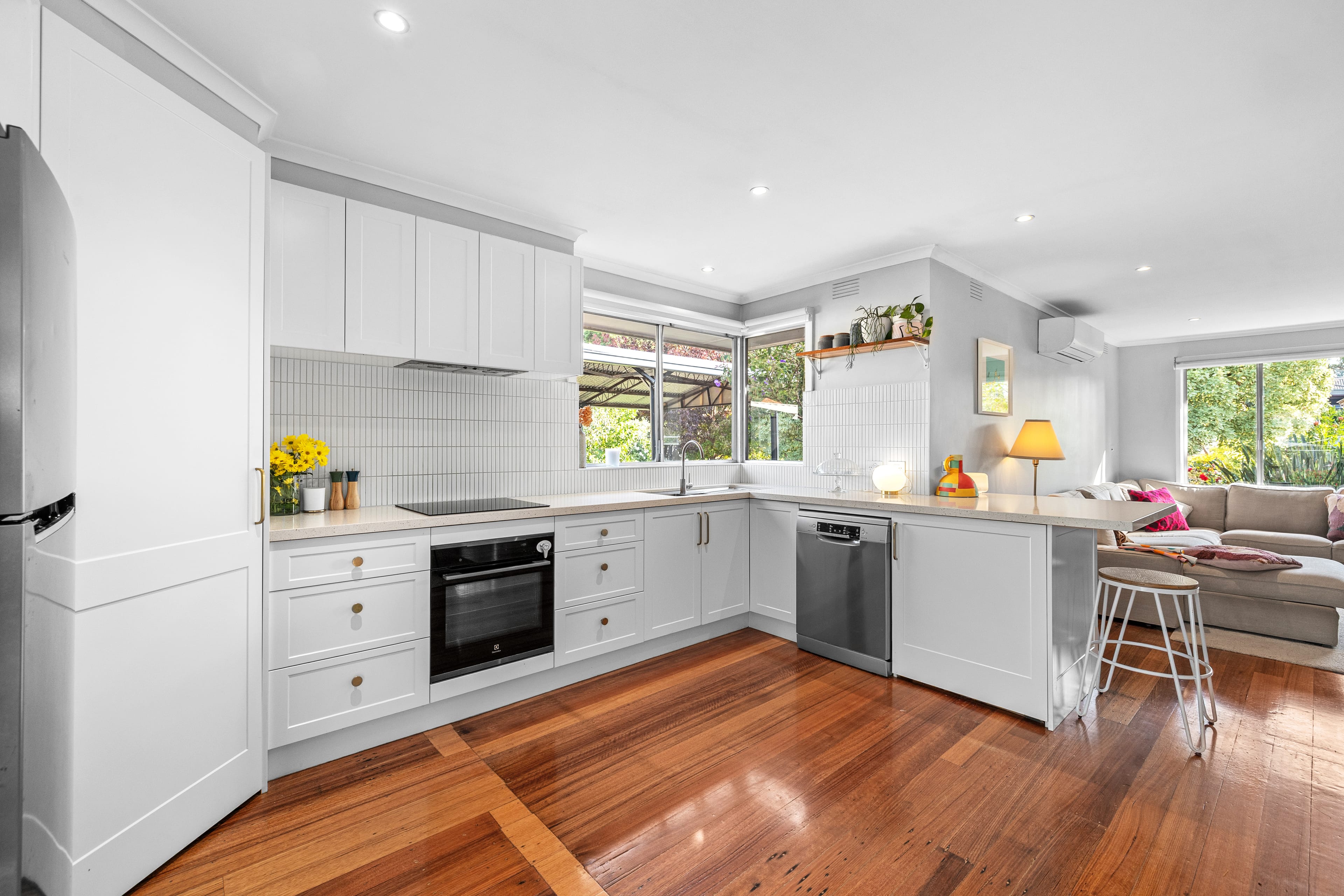 6 Beilby Close, Upper Ferntree Gully — listing photograph 8