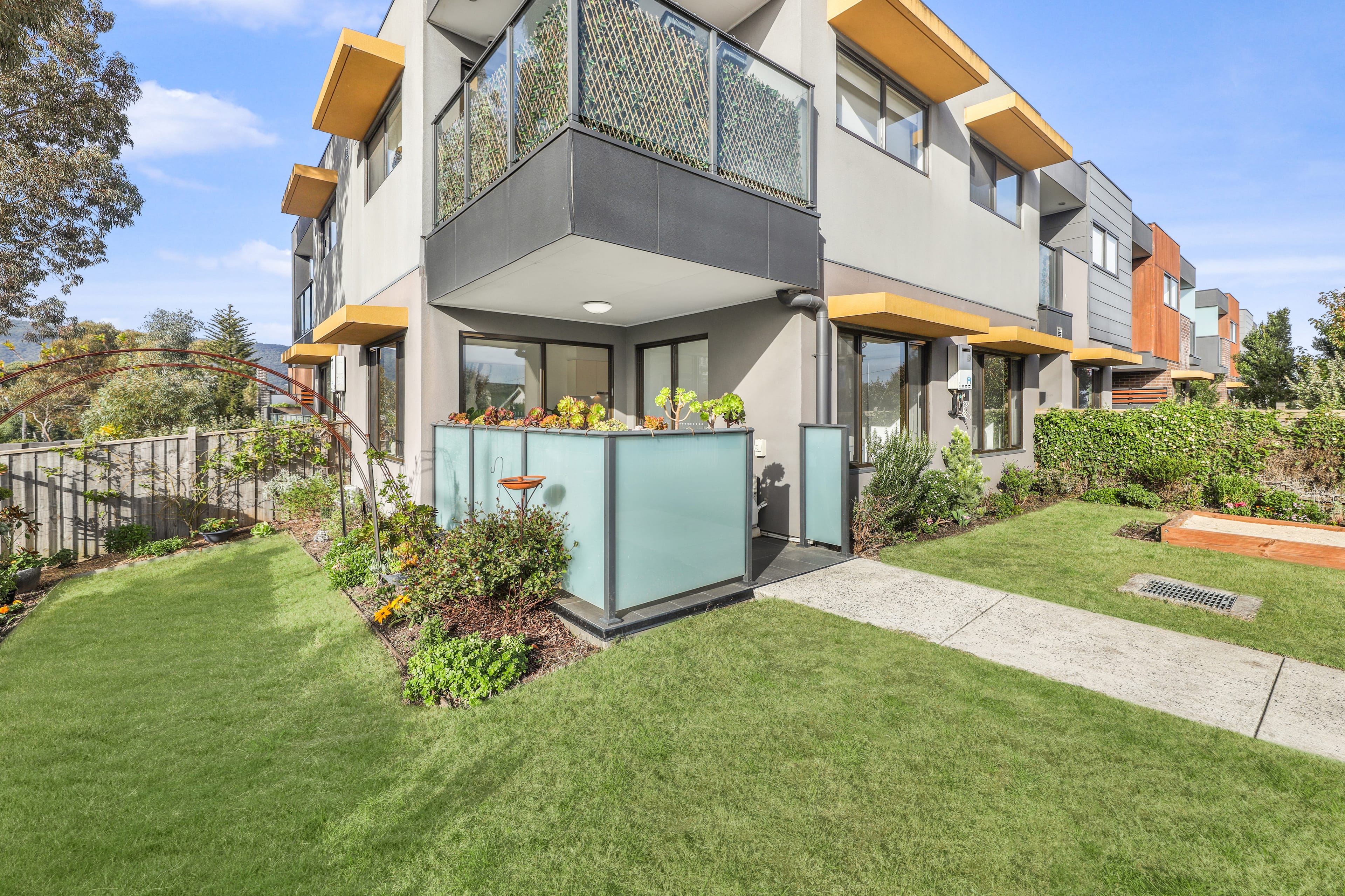 G03/9 Mountain Gate Drive, Ferntree Gully — listing photograph 2