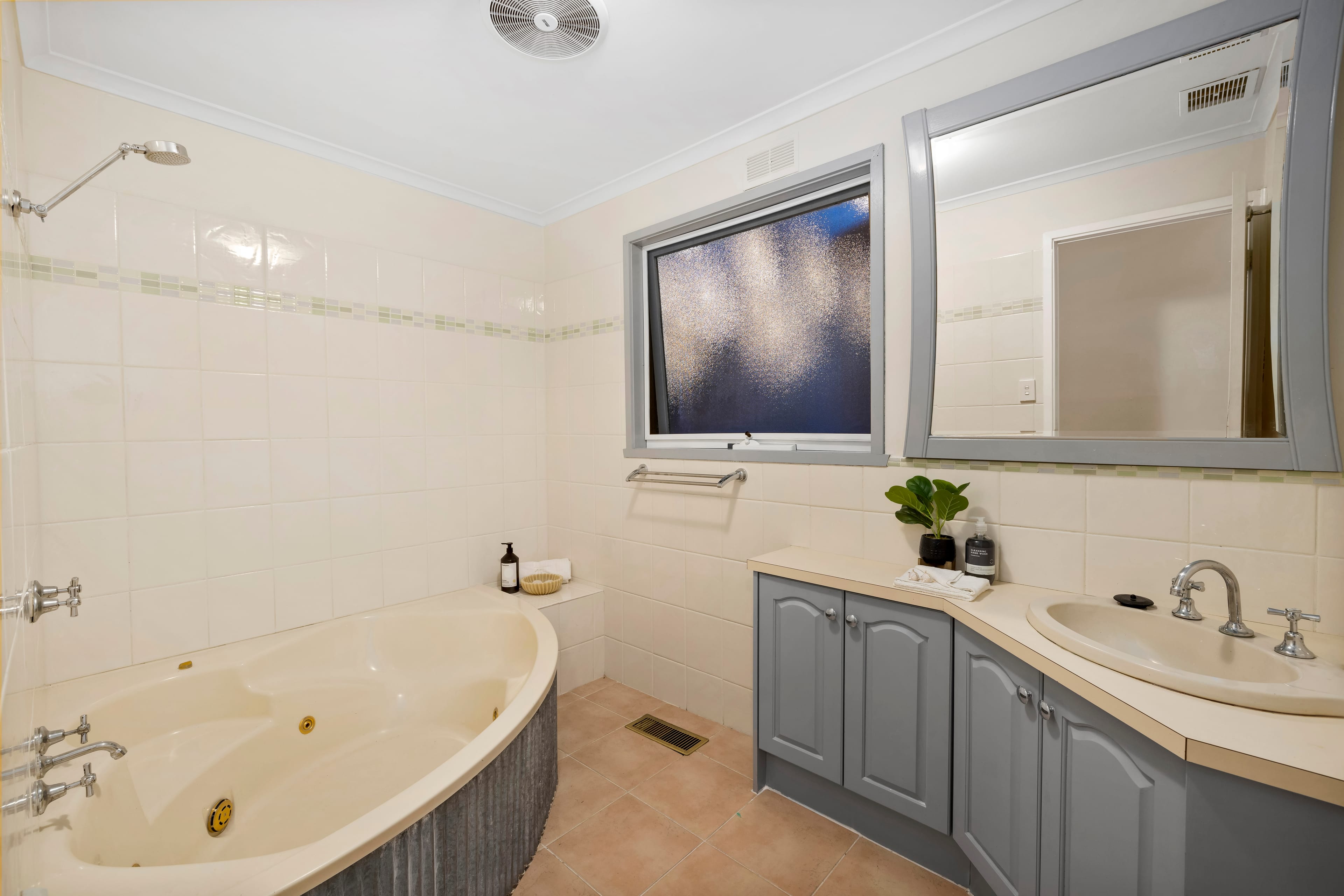 28 Alexandra Street, Upper Ferntree Gully — listing photograph 14