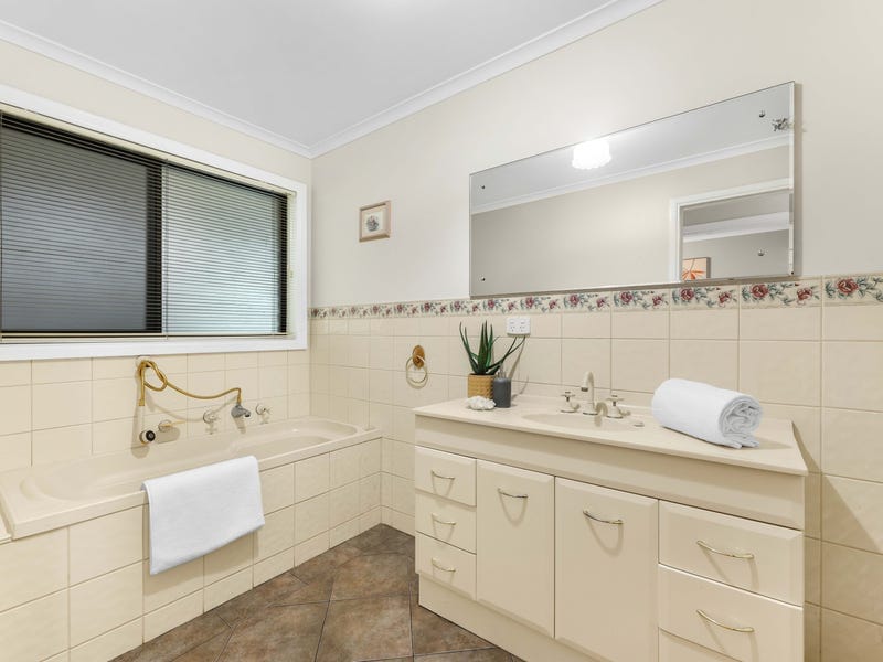21 Simpsons Road, The Basin — listing photograph 9