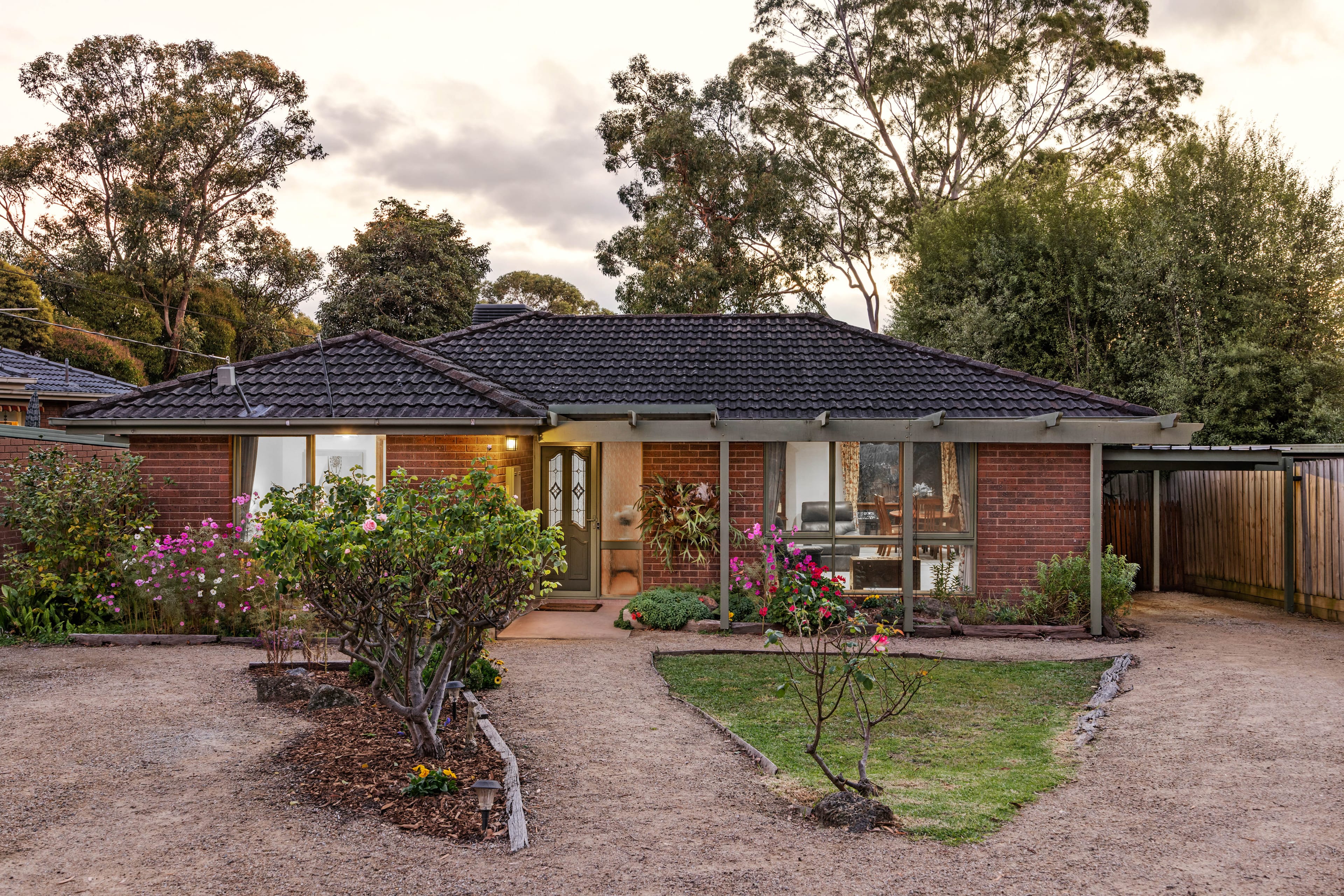 13 Catesby Court, Boronia — listing photograph 2