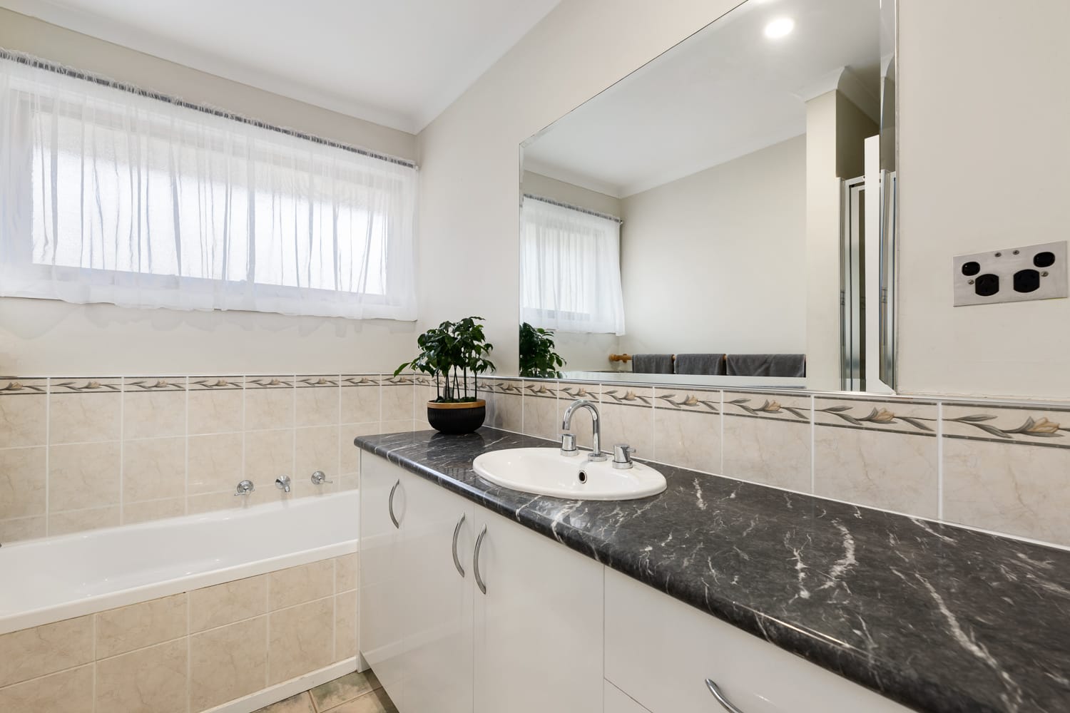3 Solway Close, Ferntree Gully — listing photograph 12