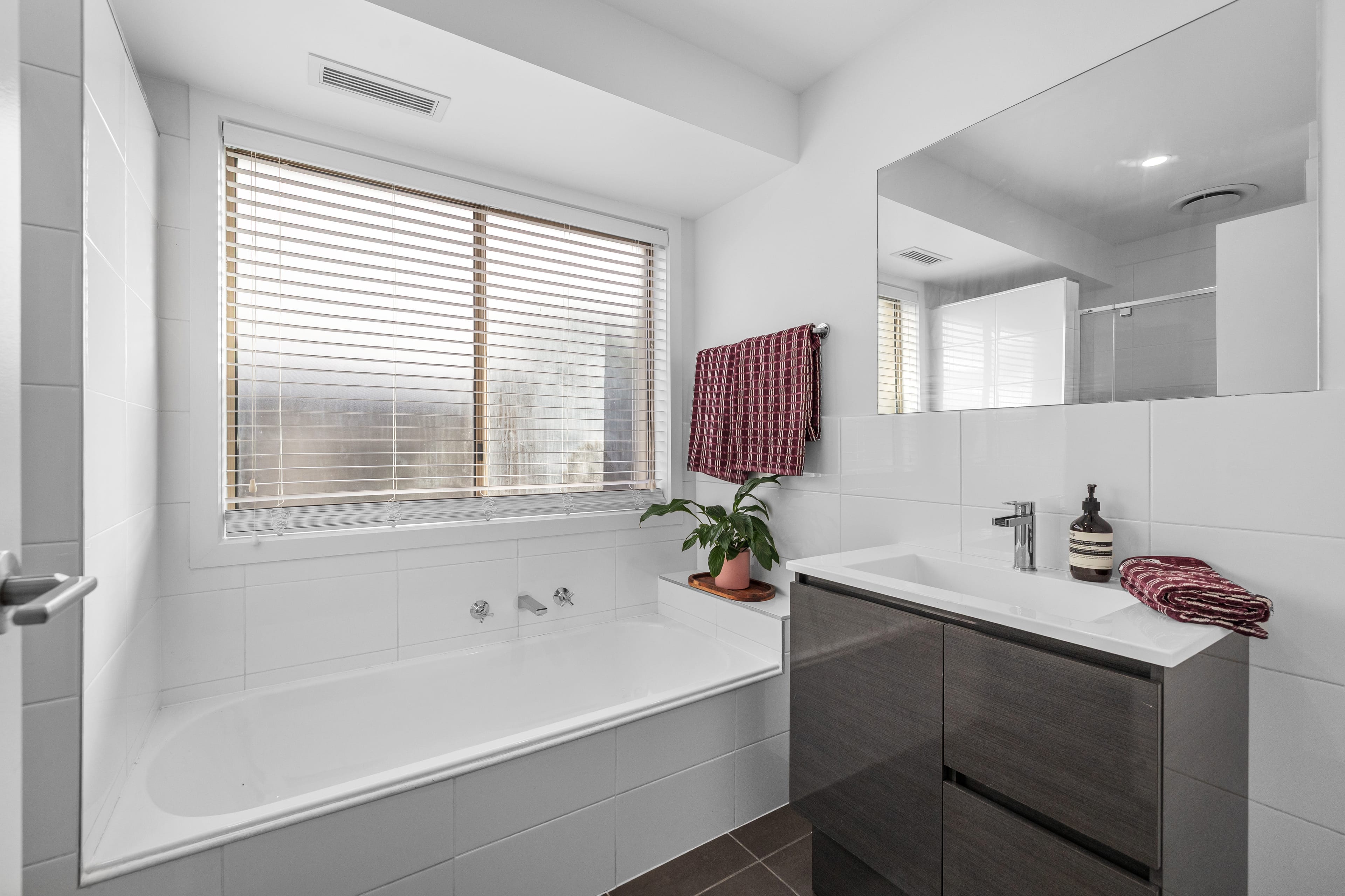 147 Windermere Drive, Ferntree Gully — listing photograph 25