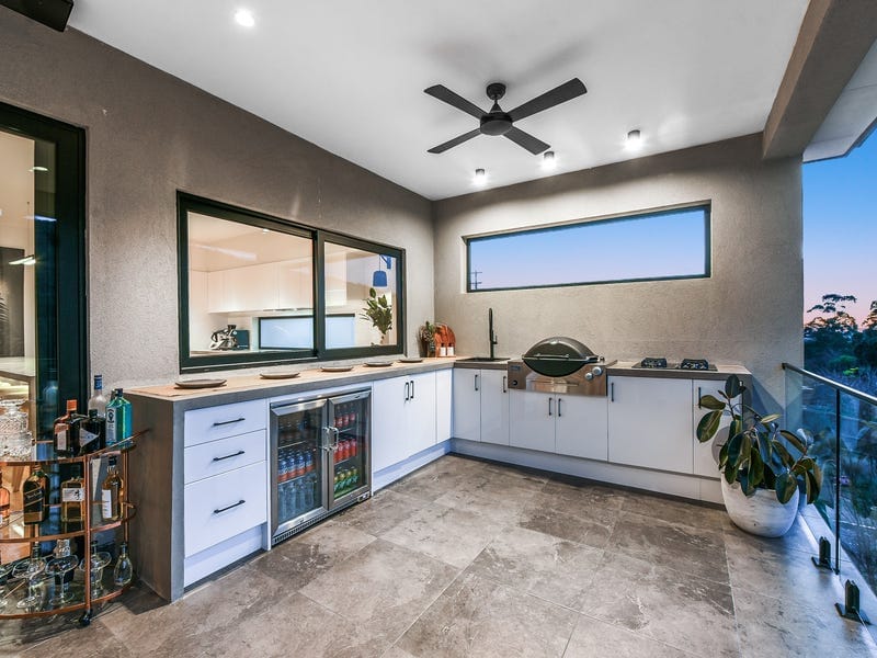 13 Ferny Creek Avenue, Upper Ferntree Gully — listing photograph 5