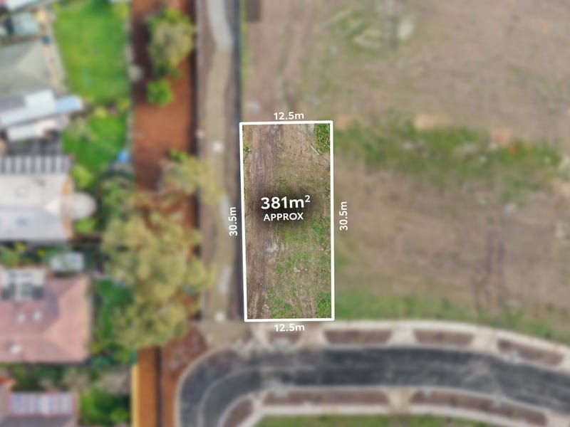 16 Archer Grove, Rowville — listing photograph 2