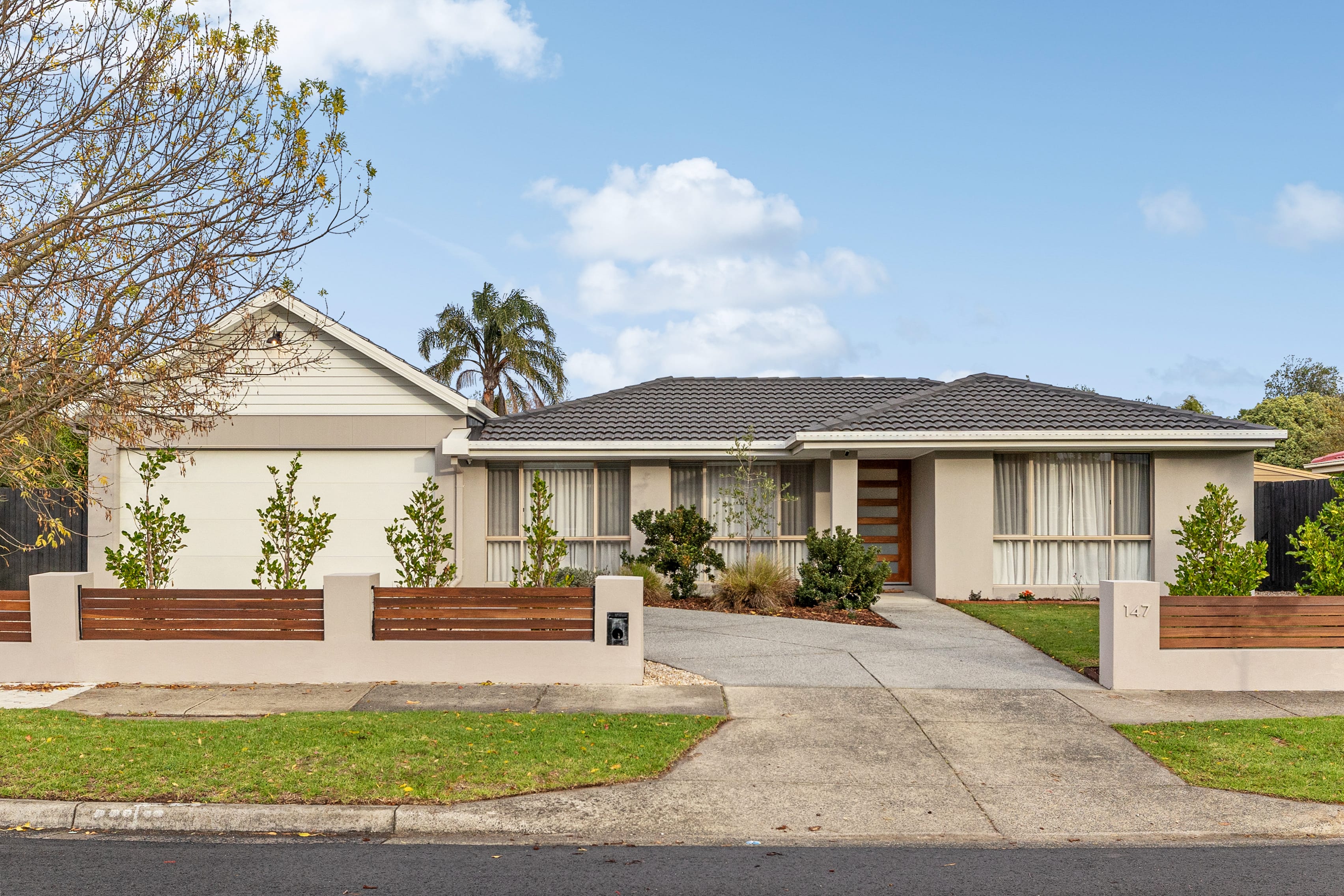 147 Windermere Drive, Ferntree Gully — listing photograph 3