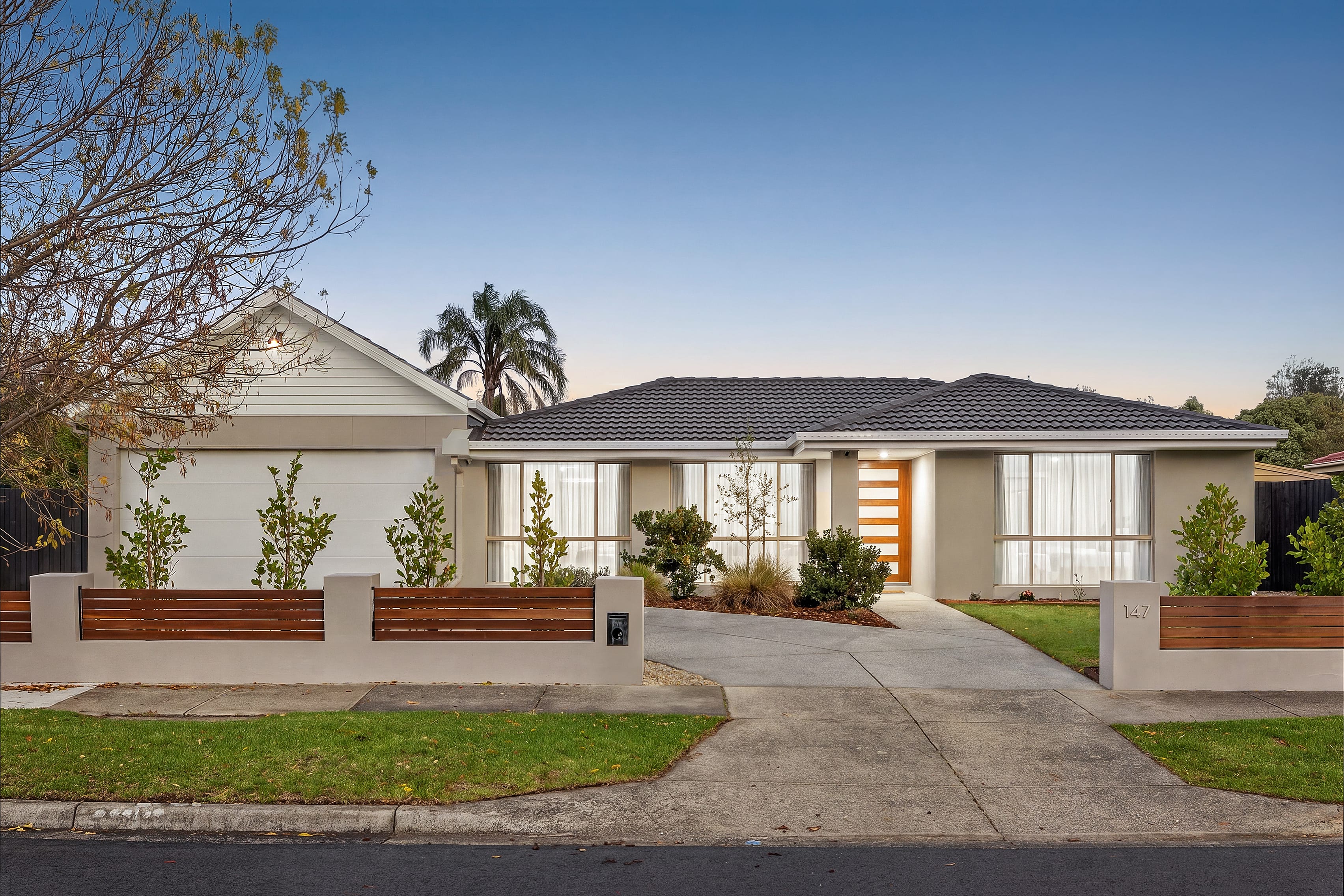 147 Windermere Drive, Ferntree Gully — listing photograph 2
