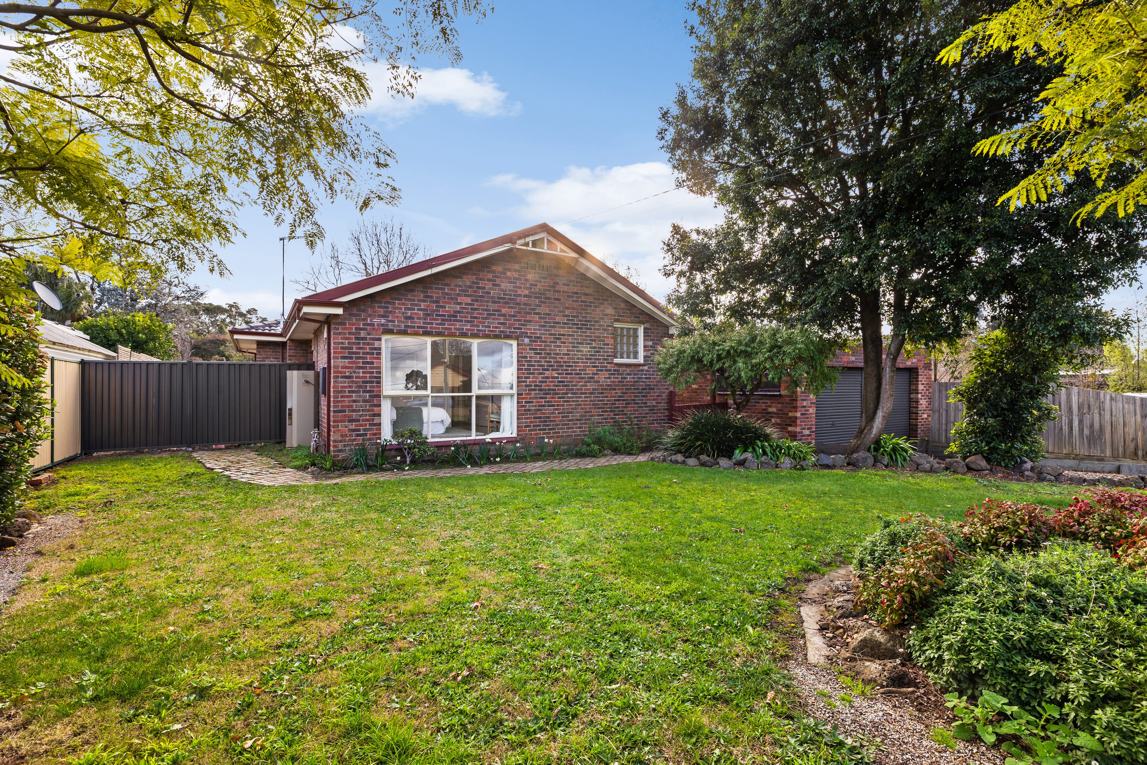 28 Renwick Road, Ferntree Gully — listing photograph 4