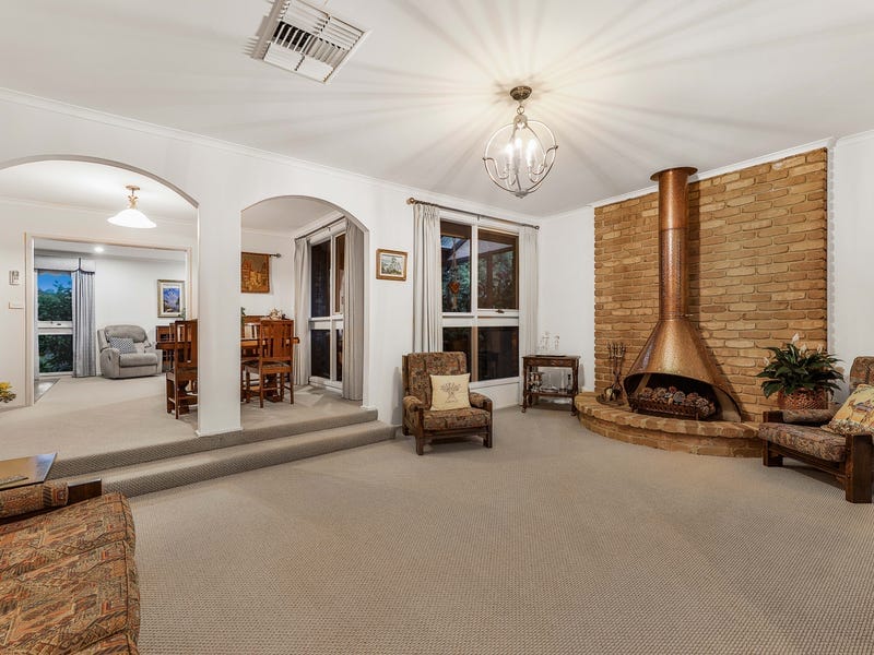 7 Hollyoak Court, Ferntree Gully — listing photograph 3