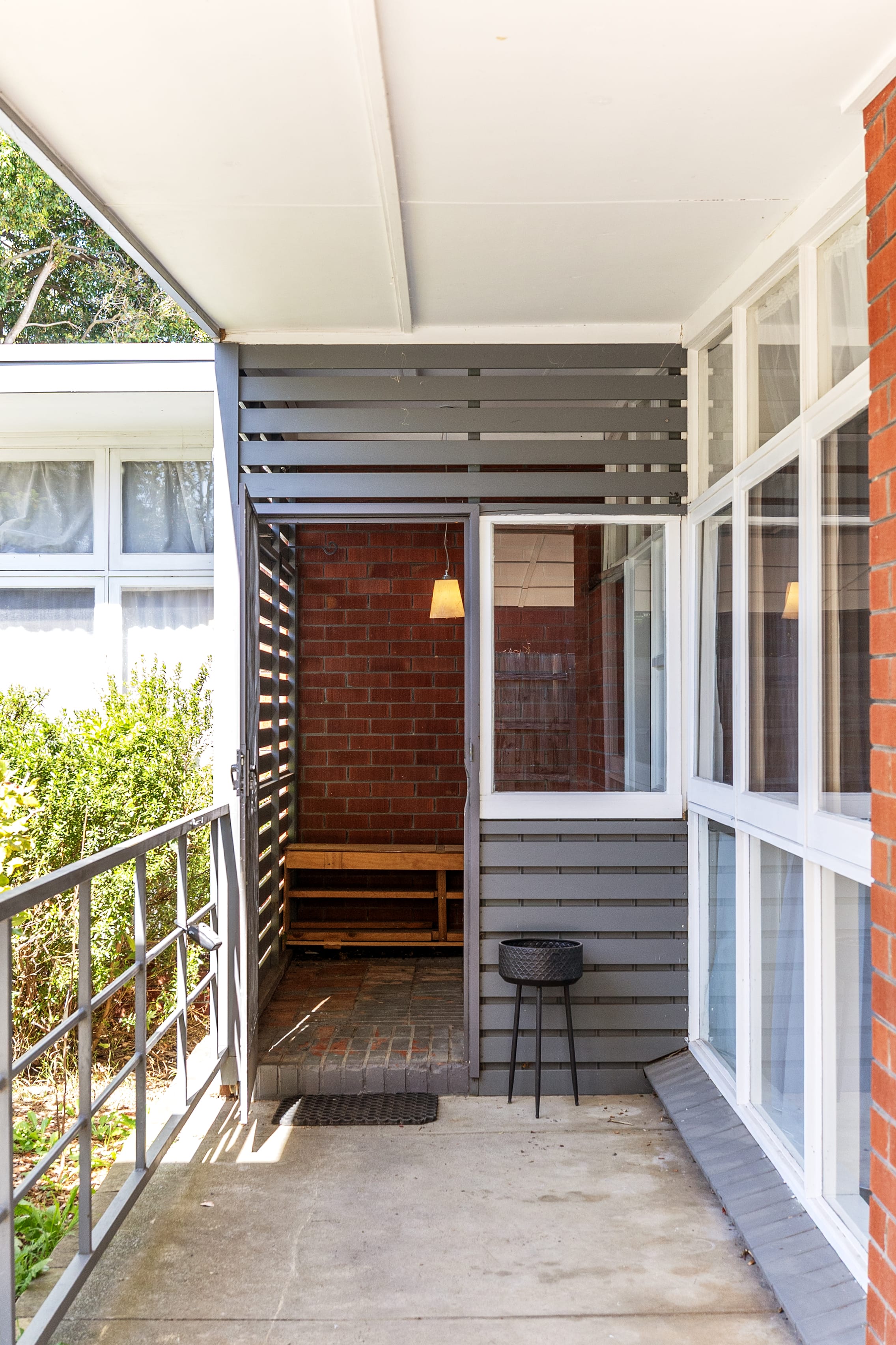 85 Forest Road, Ferntree Gully — listing photograph 4